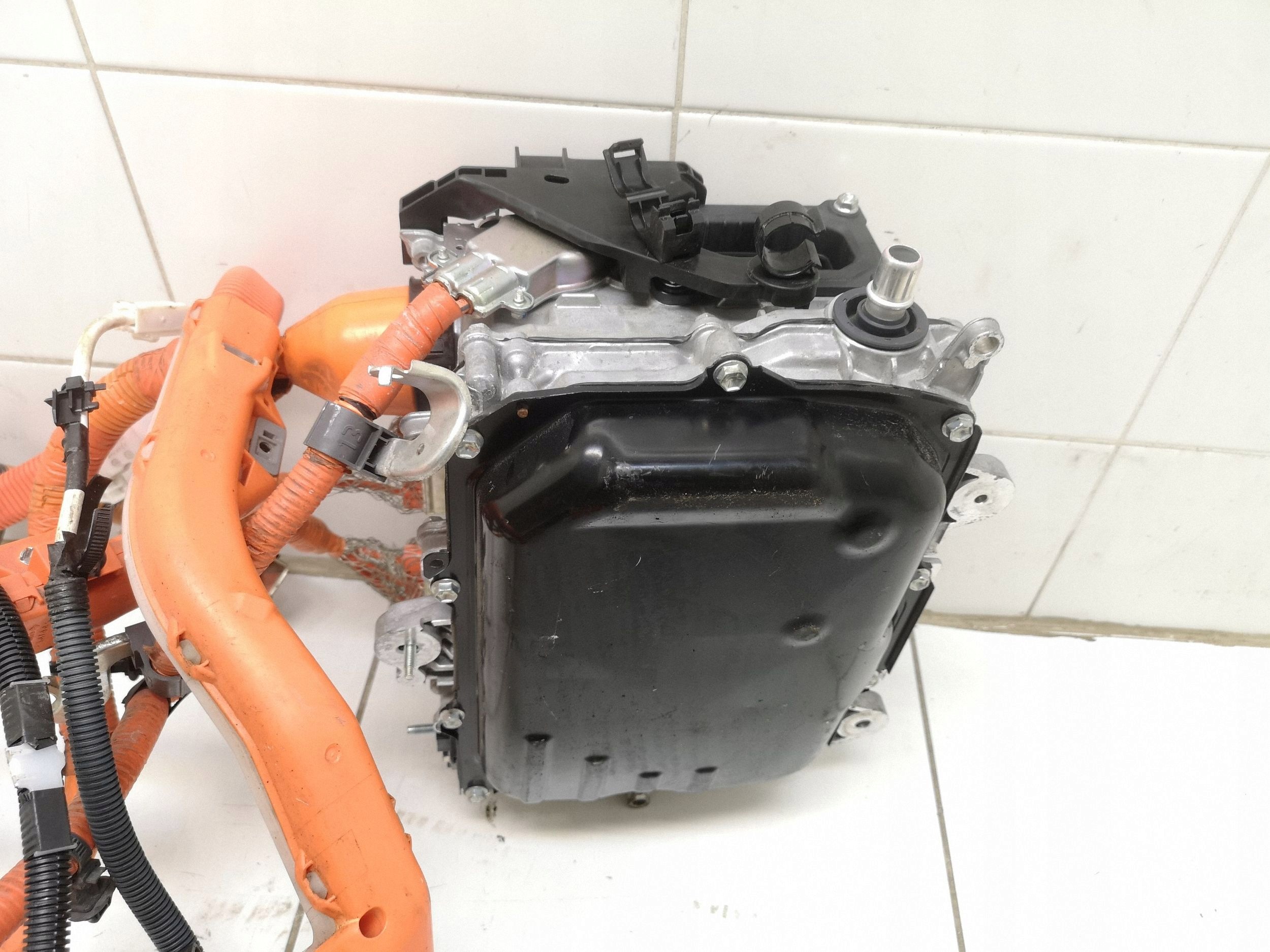 OEM G9200-52031 Invertteri Toyota Yaris III 1.5H image 9