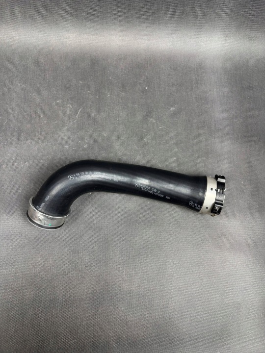 Käytetty välijäähdyttimen letku Mercedes W166, X166, C292 A1665280000