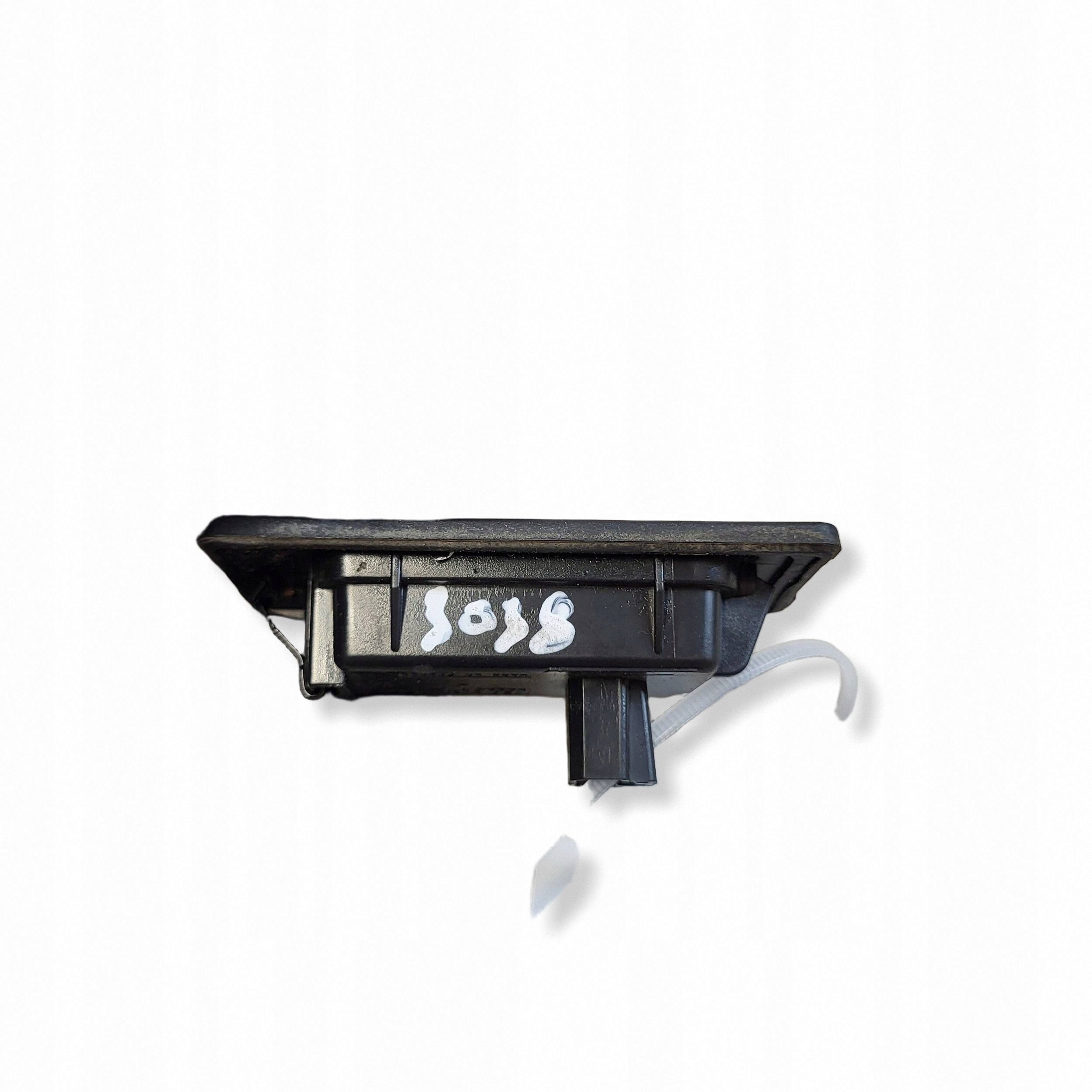 Feu de plaque Audi A1 2023 OEM 5NA943021 image 3