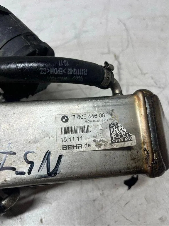 BMW E90 F01 F10 E70 EGR Kühler 7805446 image 8