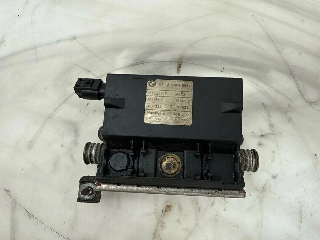 BMW 3-jäähdytysnesteen lämmittäjä OEM 64126904668