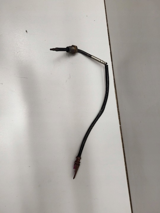 Pakokaasun lämpötila-anturi Audi Q5 Q7 VW Touareg 4M0906088A