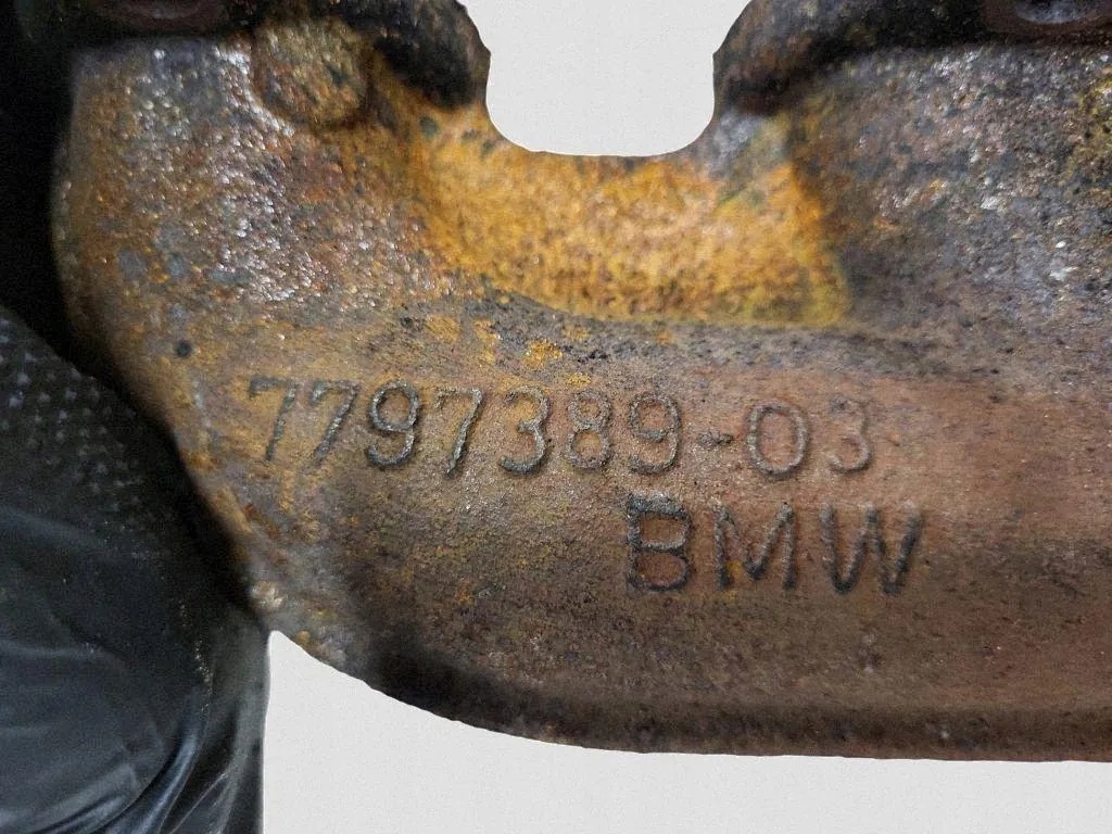 BMW Pakoputken keräin OEM 779738903 3-sarja E90/E91 image 4