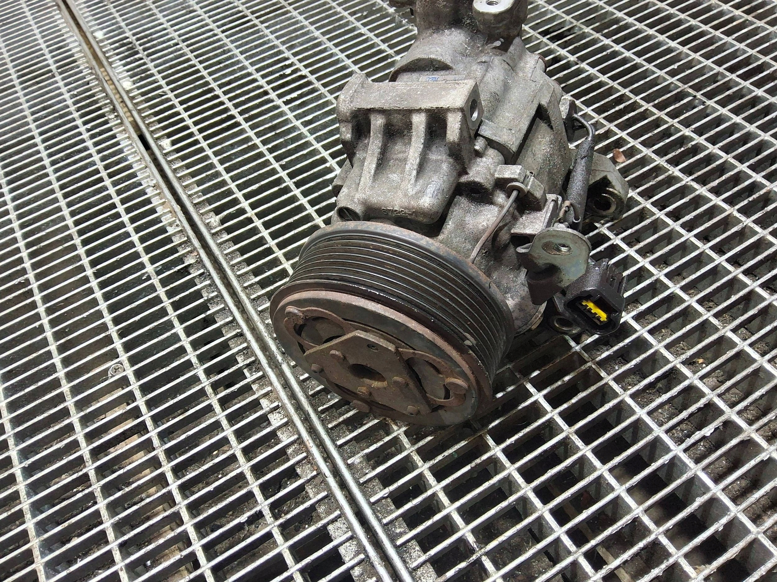 Compressor de ar-condicionado Subaru XV 73111FJ020 image 3
