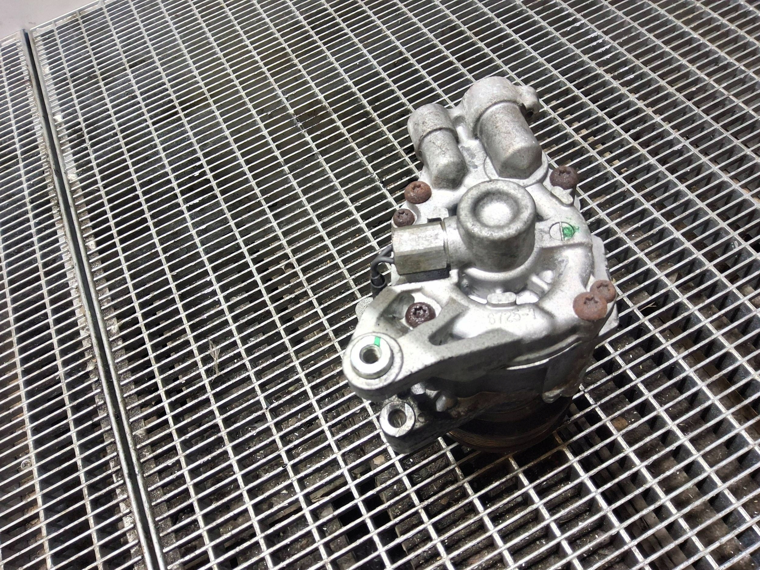 Compressor de ar-condicionado Subaru XV 73111FJ020 image 7