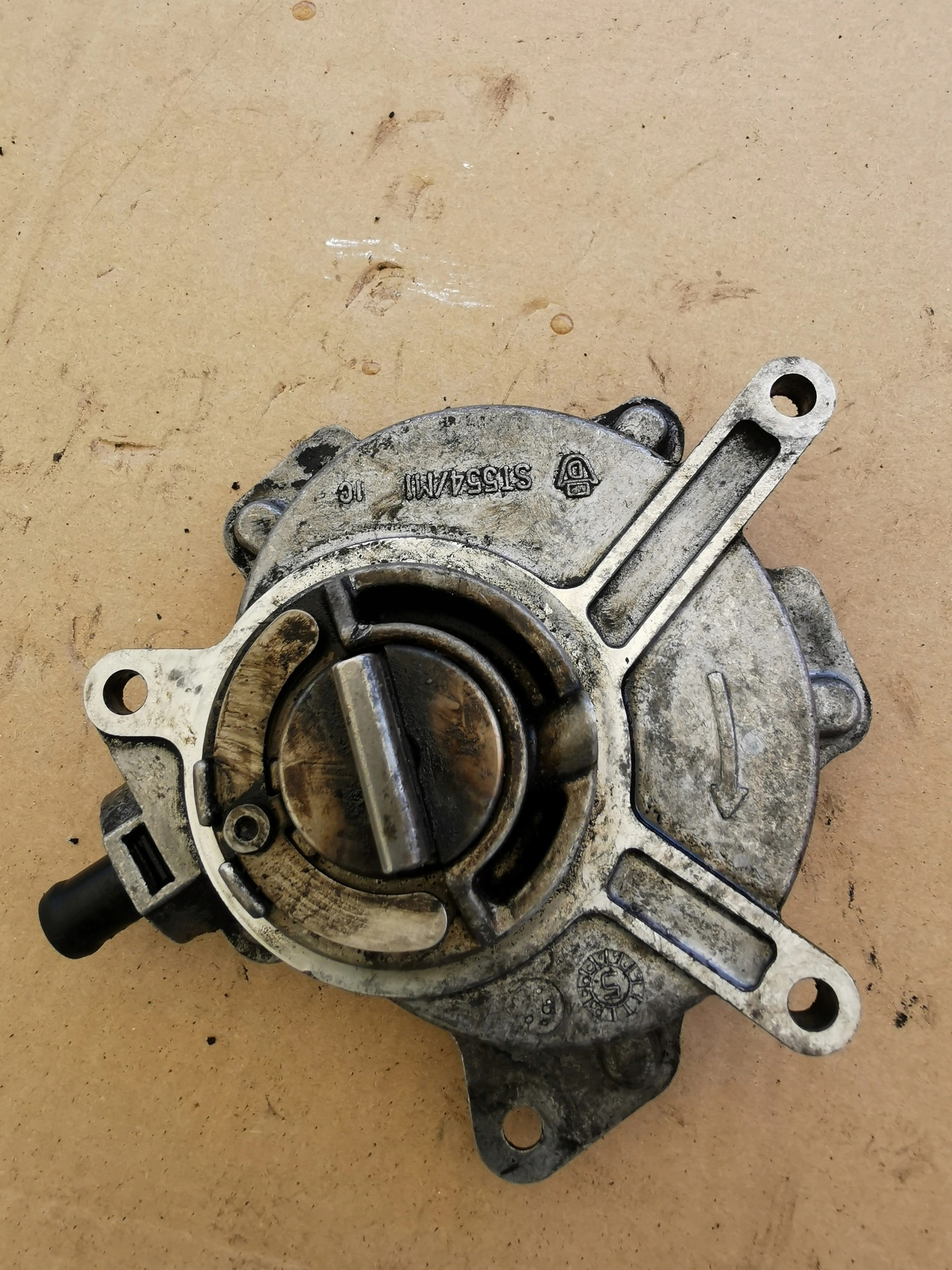 Imupumppu AUDI A4 2.0L 2007 06D145100E image 4
