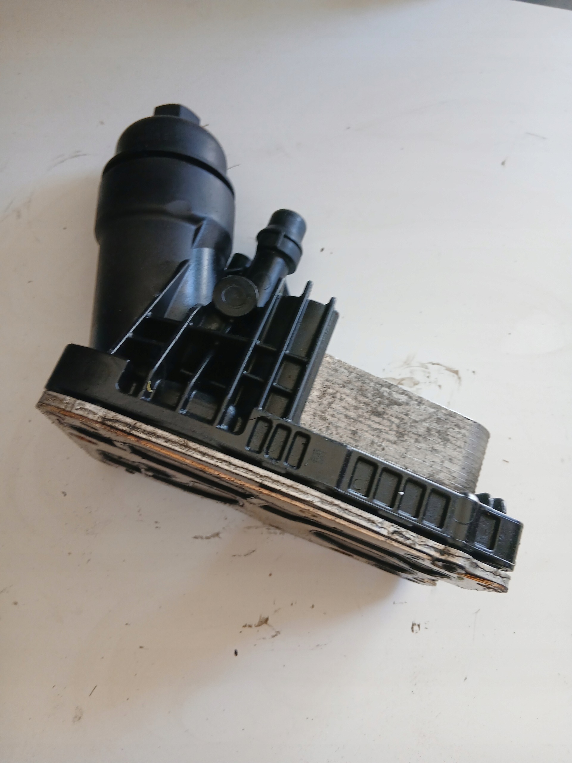 Support de filtre à huile BMW 3 (E90) 2.0L Diesel 2011 image 3