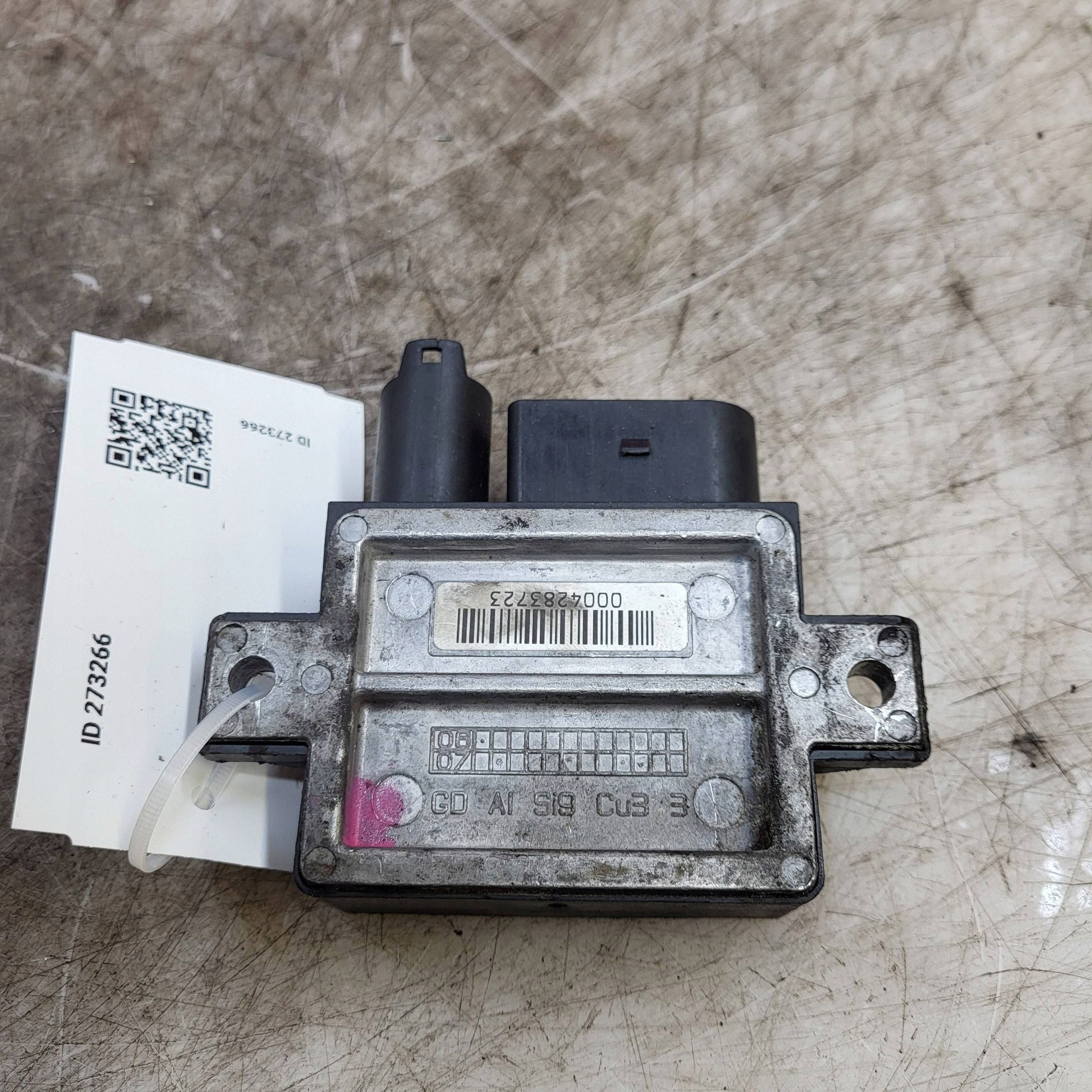 BMW E84 Glow Plug Relay 1.8D OE 7798000 image 3