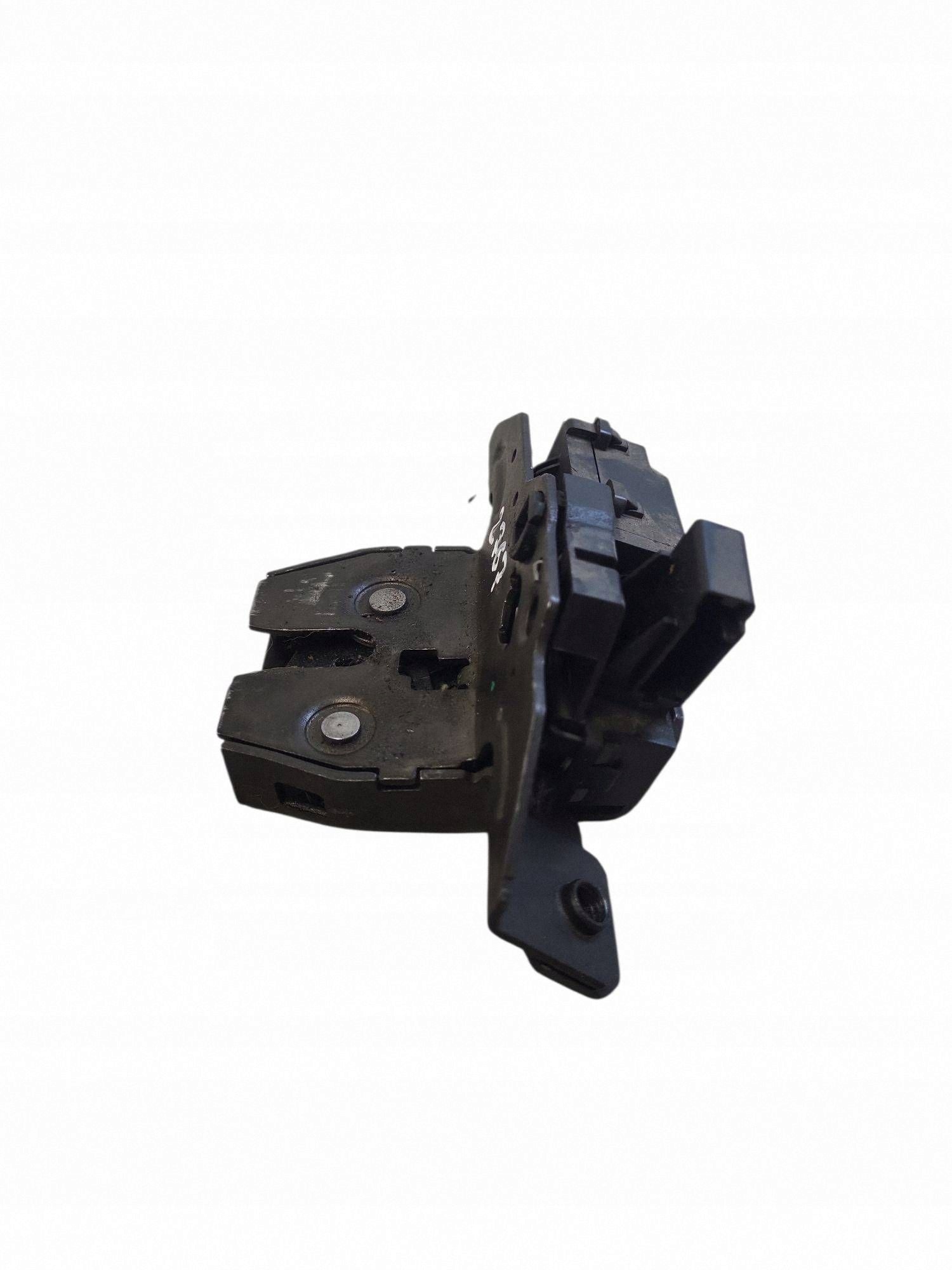 Opel Astra J 2014 Rear Hatch Lock