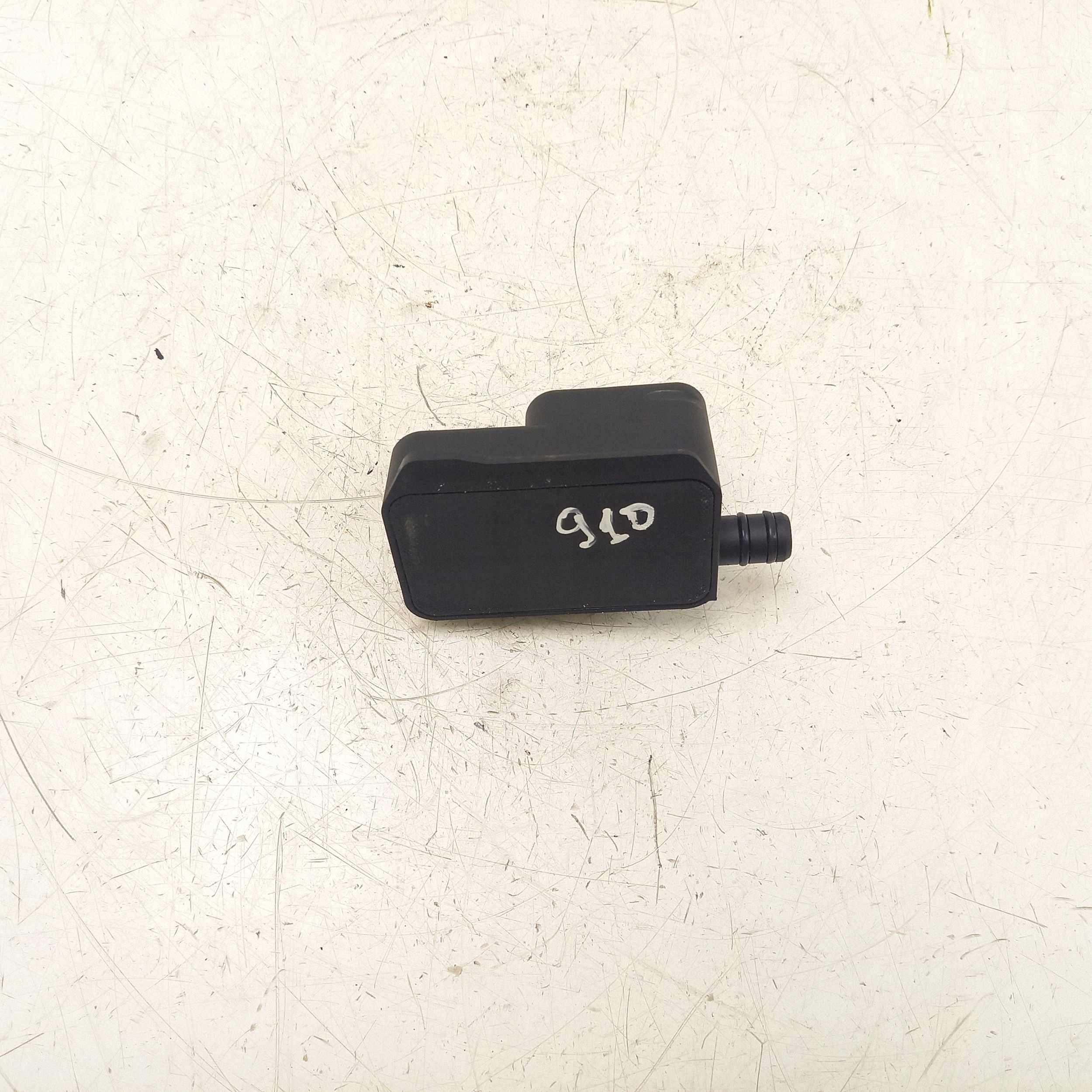 Filtro de combustible Citroen C5 2007 OEM 9305108C image 7