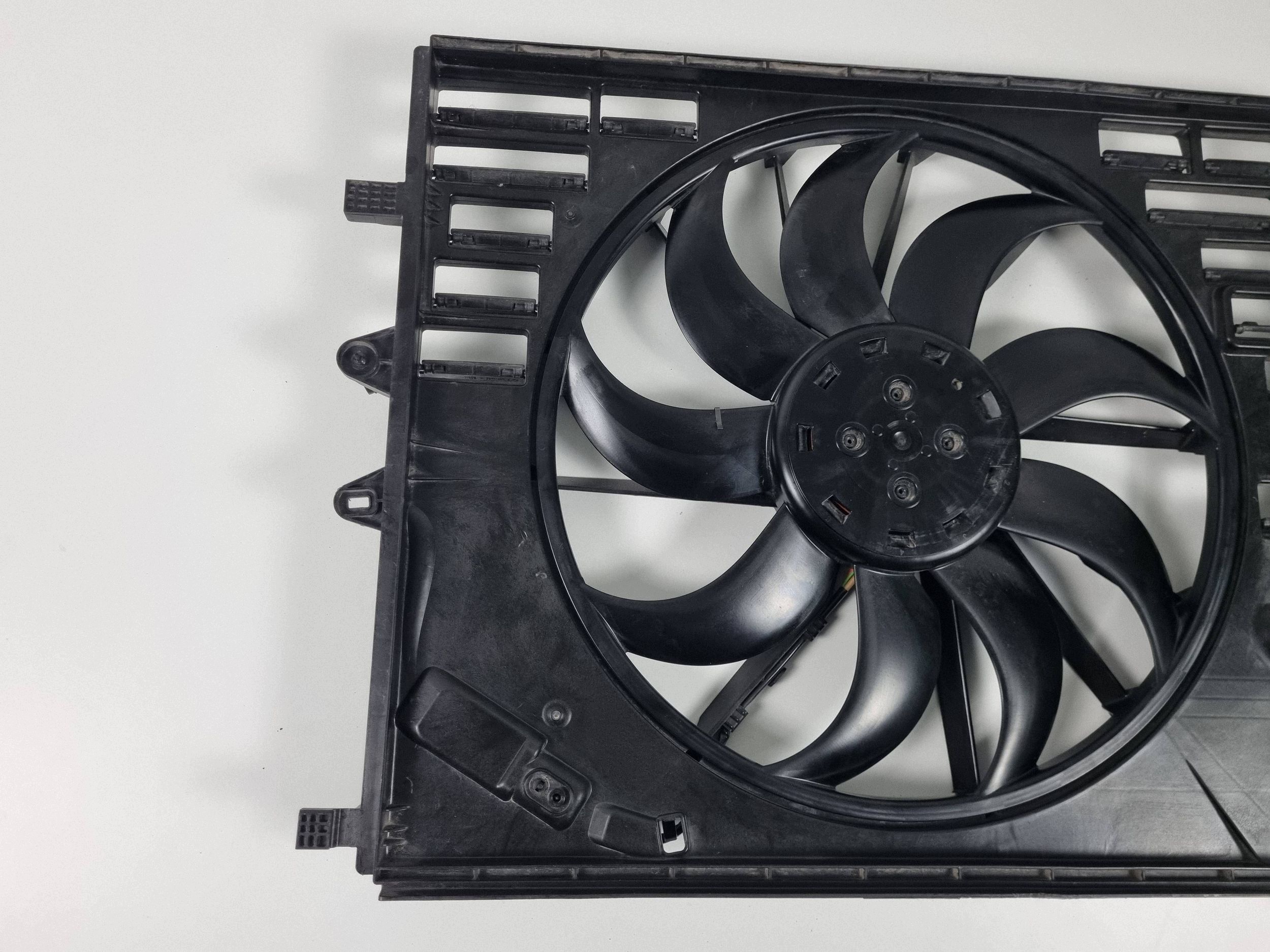 VOLVO S60 V60 XC60 XC90 V90 Radiateurventilatorbehuizing 31493262 image 7