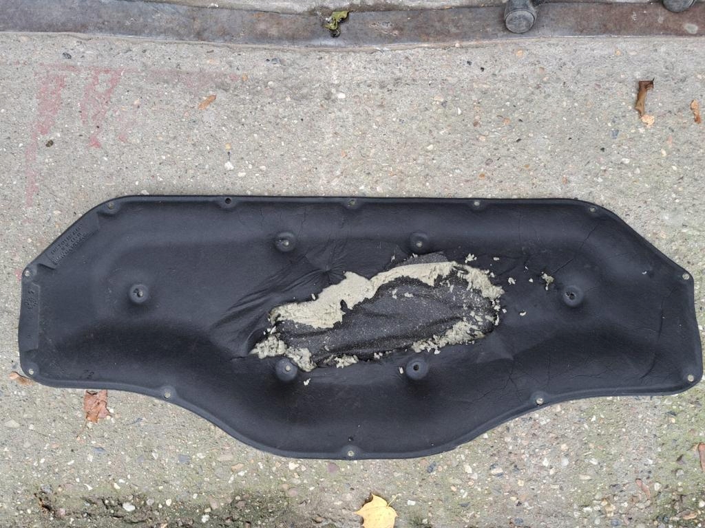 BMW OE 7471230 Isolation de capot image 3