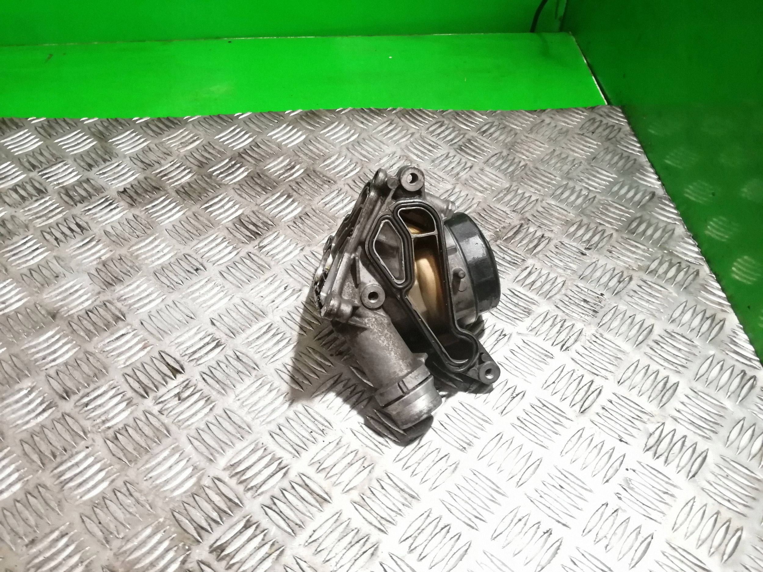 Ölfilterhalter BMW 5 (F10) 3.5L 2012 OEM 7576521 image 3