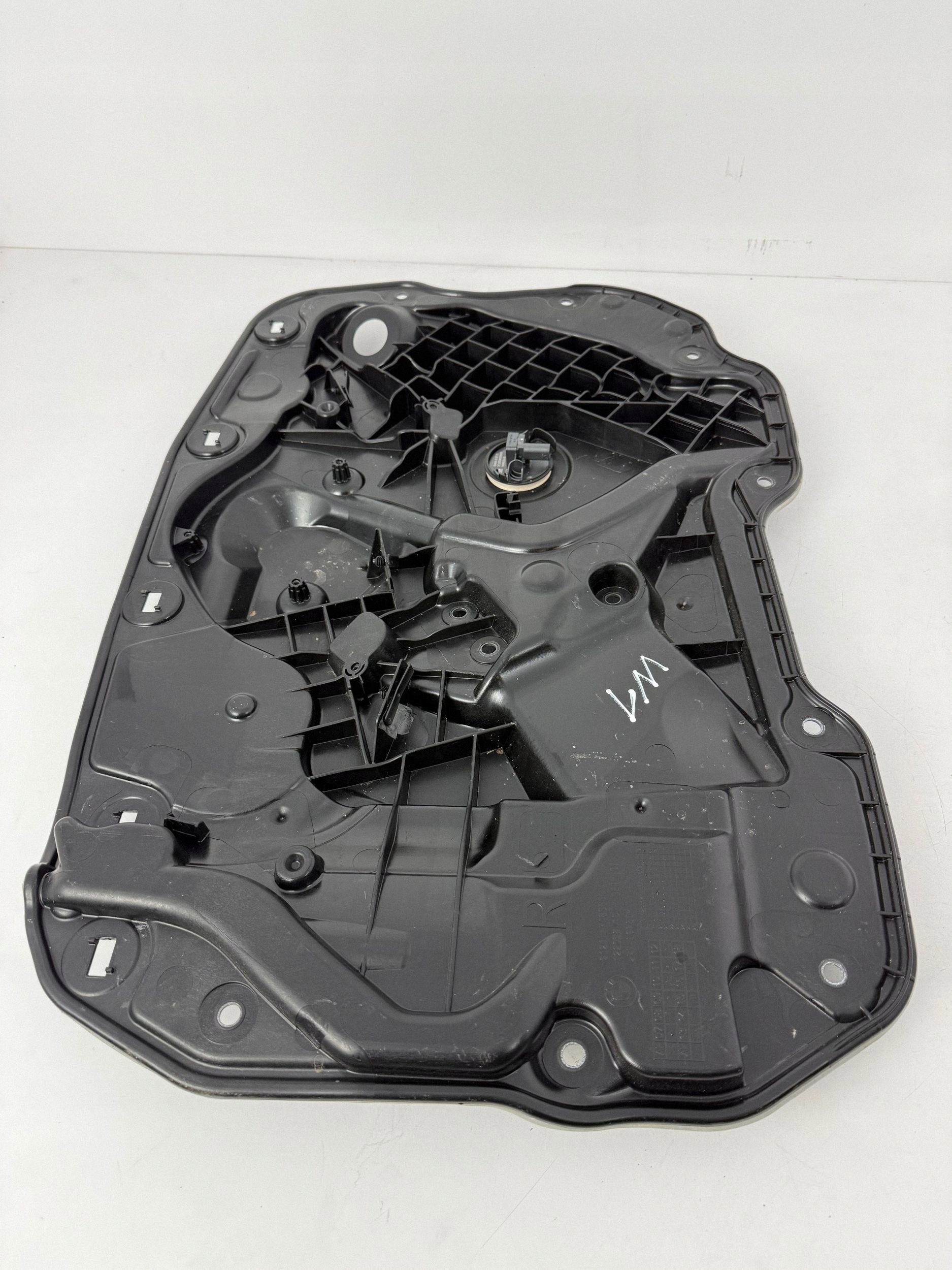 Oikean Etuoven Äänieristys BMW 2 F44 7483814