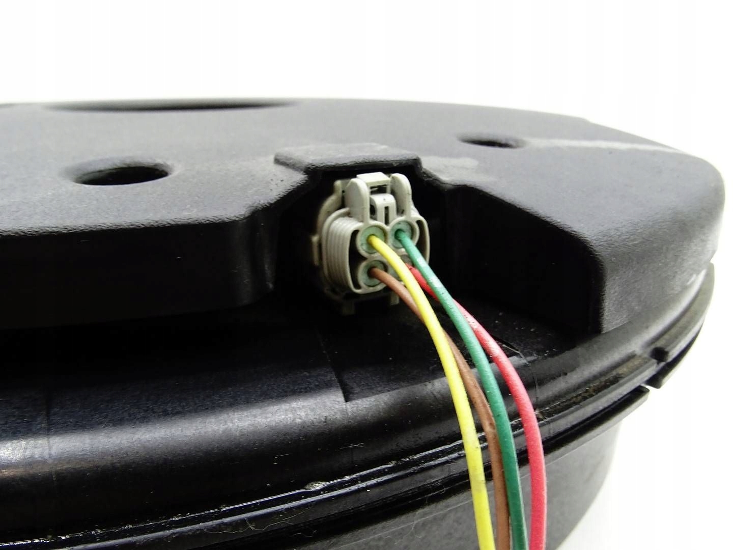 Bose subwoofer Nissan Qashqai J11 image 3