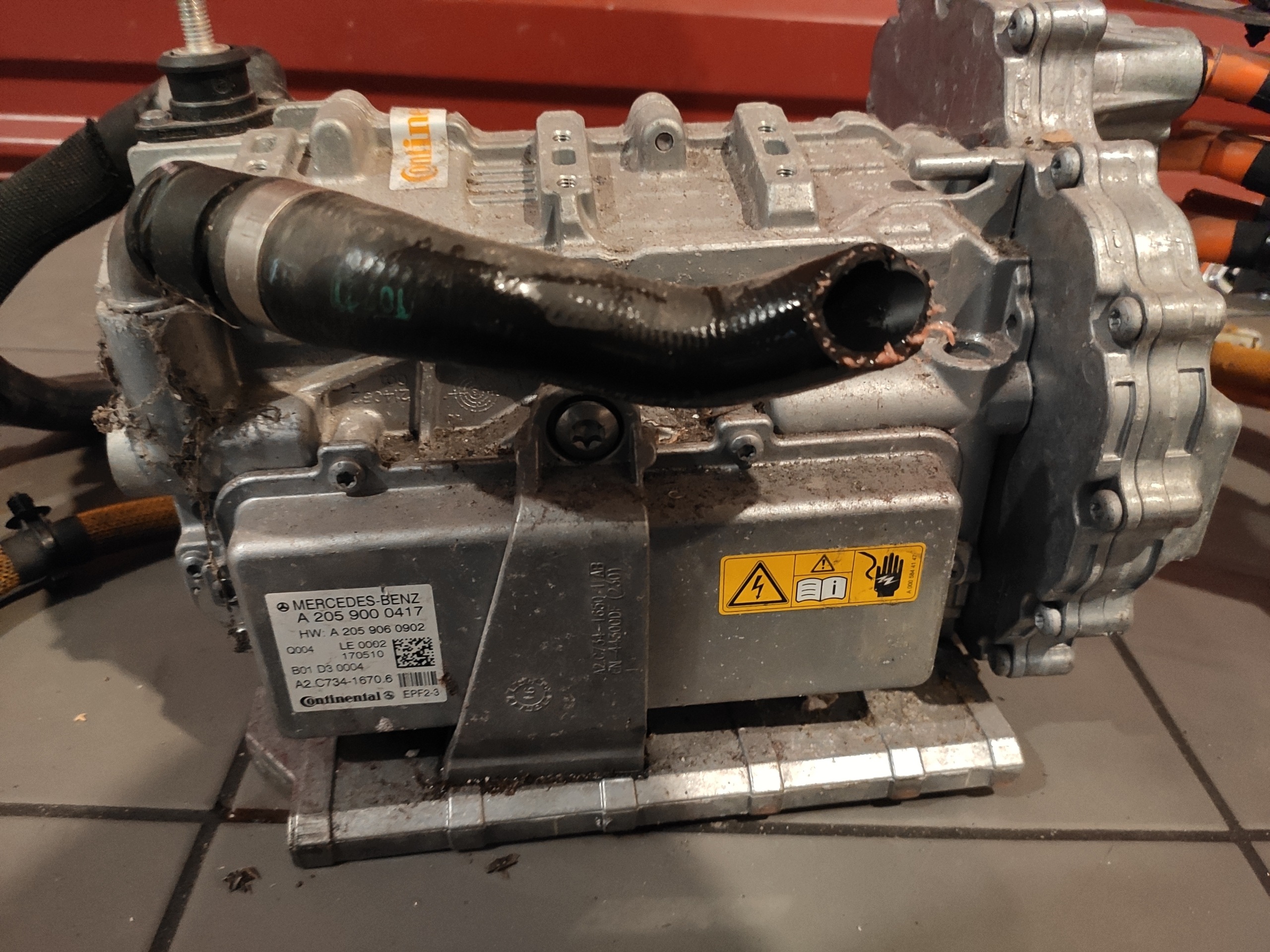 Mercedes-Benz C W205 Spannungswandler OEM A2059000417 image 9