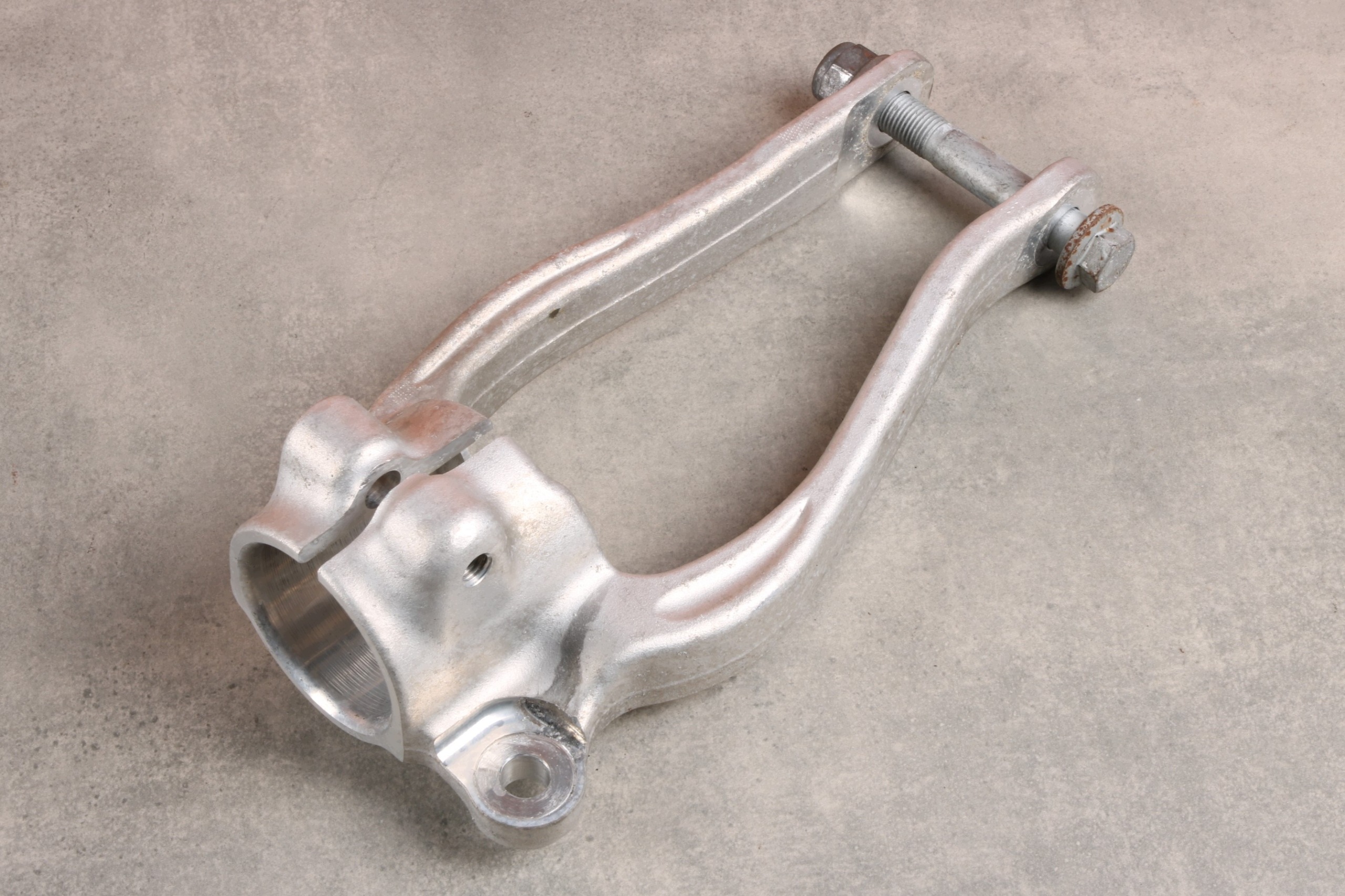 Shock Absorber Mounting Bracket Left Front BMW 540i G30 G31