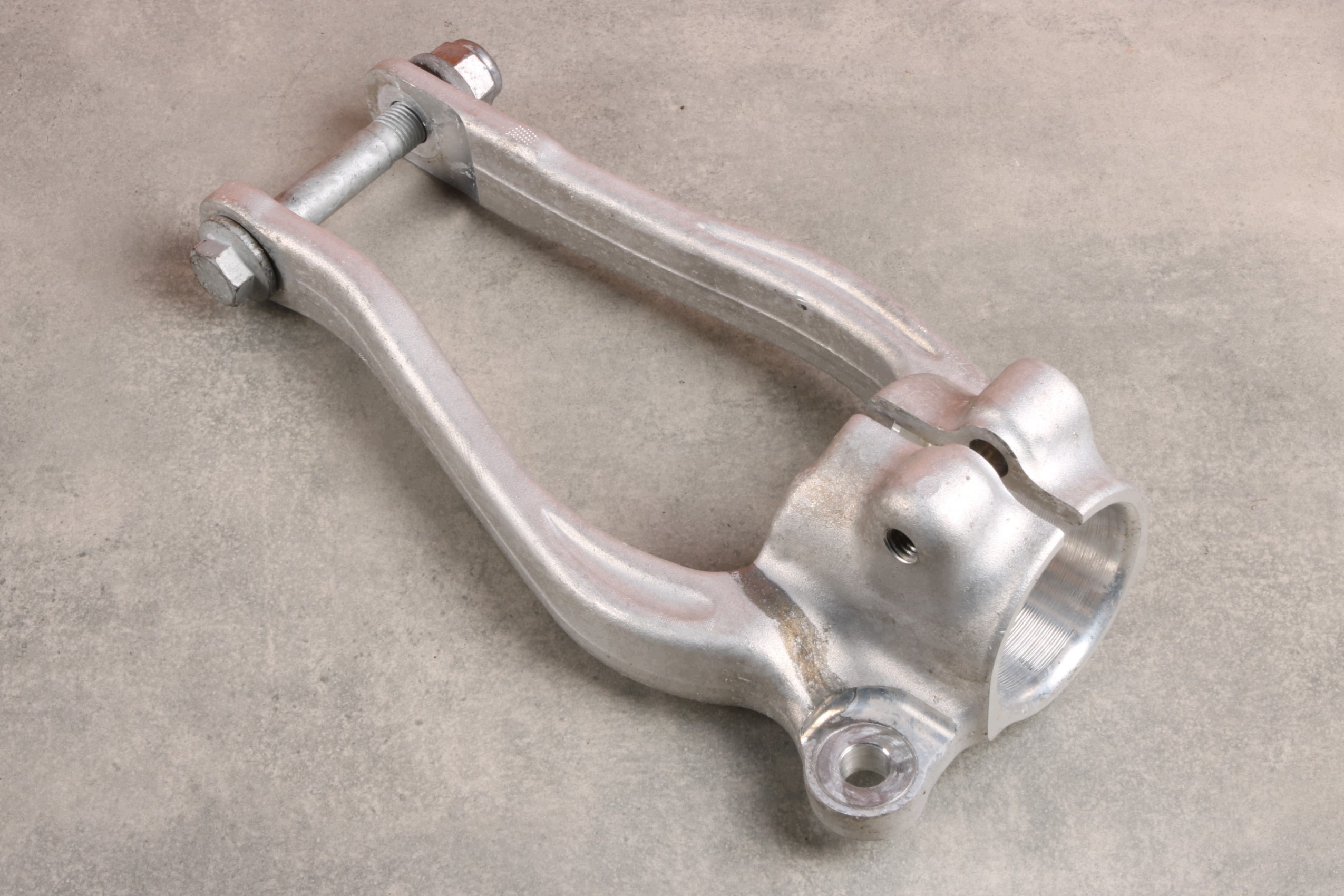 Soporte de Amortiguador Derecho Frontal BMW 540i G30 G31 6861200 image 4