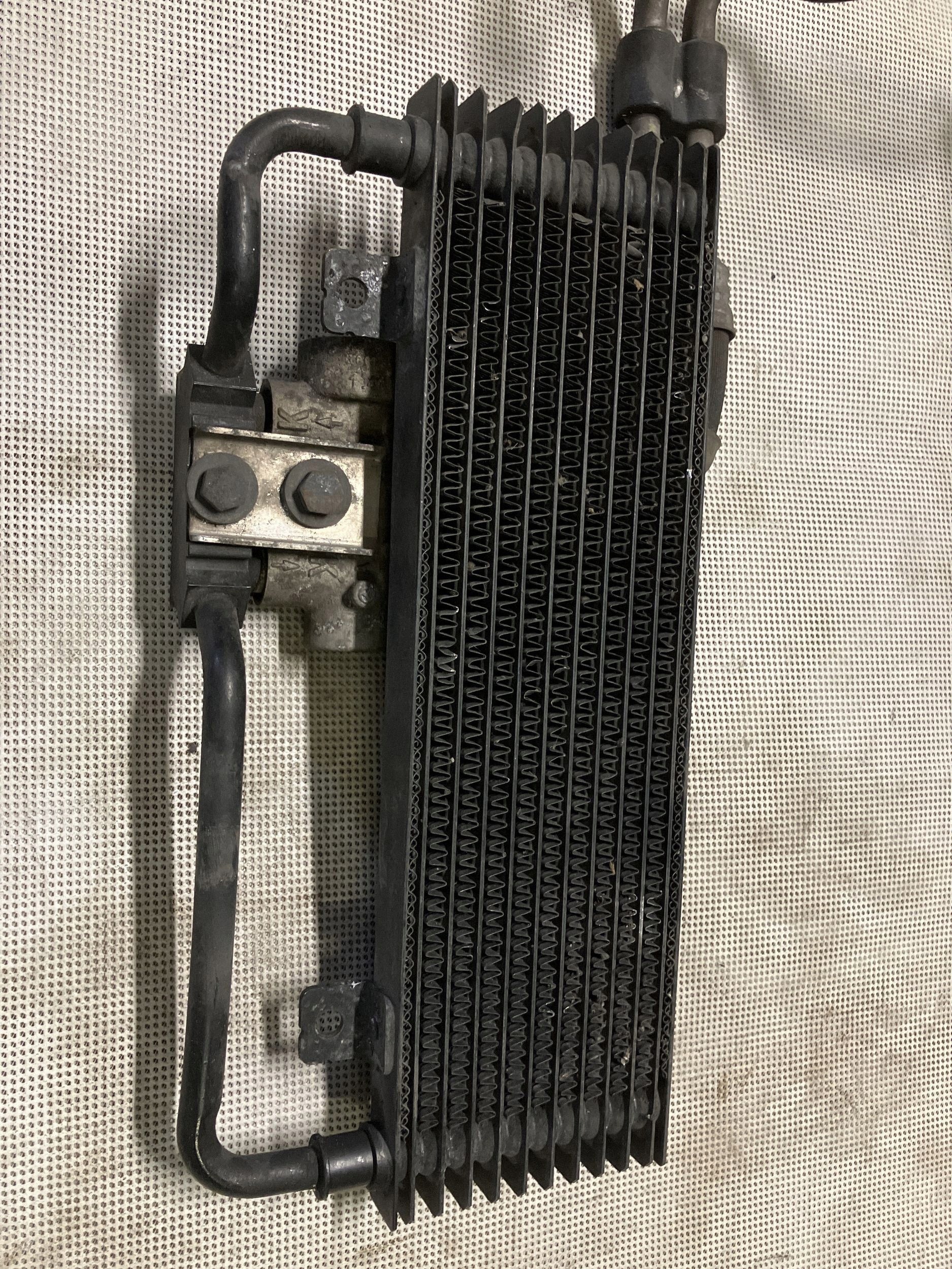 Vaihteiston öljyjäähdytin Mercedes S-Class W221 A2215002200