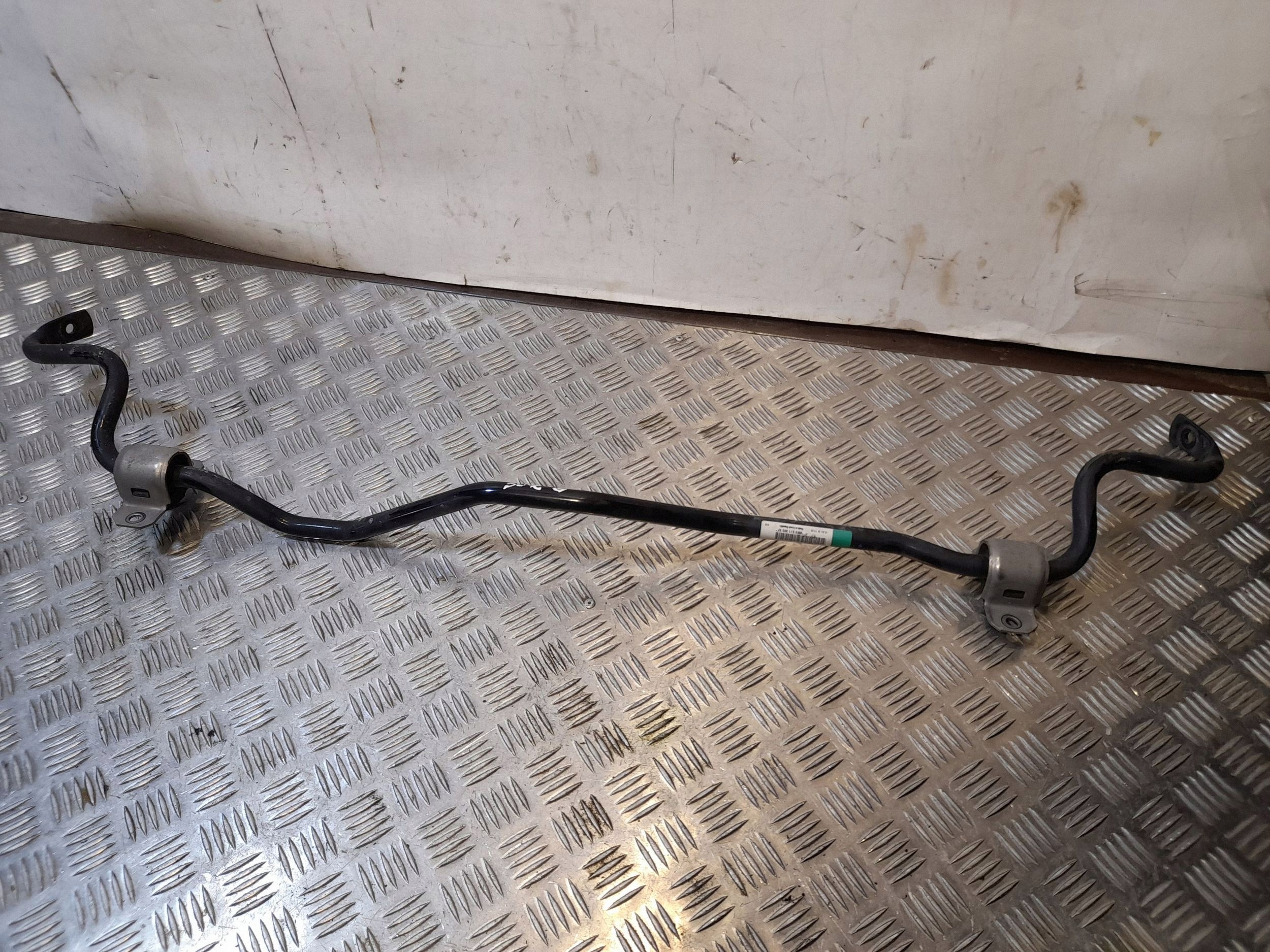 Audi A4 B9 Taka stabilointitanko OEM 8W0511305AF image 2