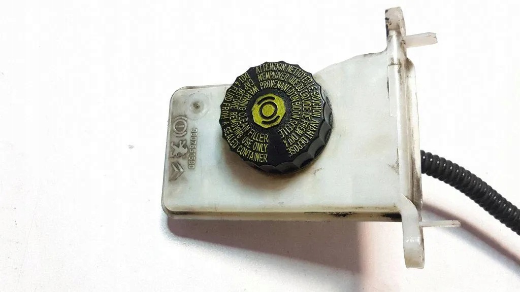 Bremsflüssigkeitsbehälter OEM 9807651580 für Peugeot 308 image 4