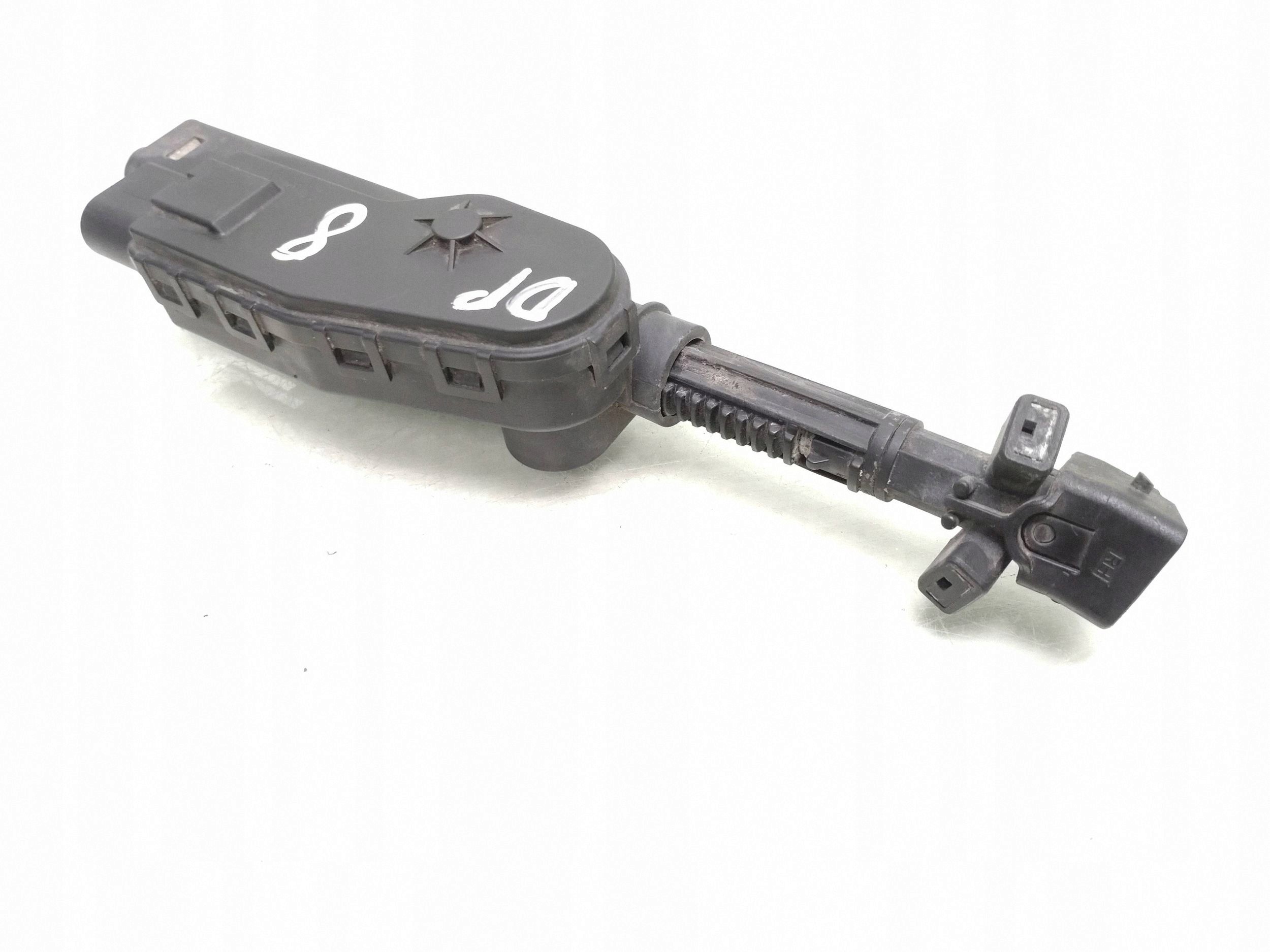 Volvo S80 2008 Buse de lave-phare droite OEM image 2