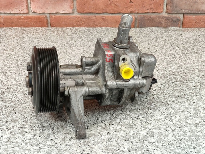 Ohjaustehostimen pumppu N55 BMW F01 F07 F10 F13 6776169 6794350 LF41
