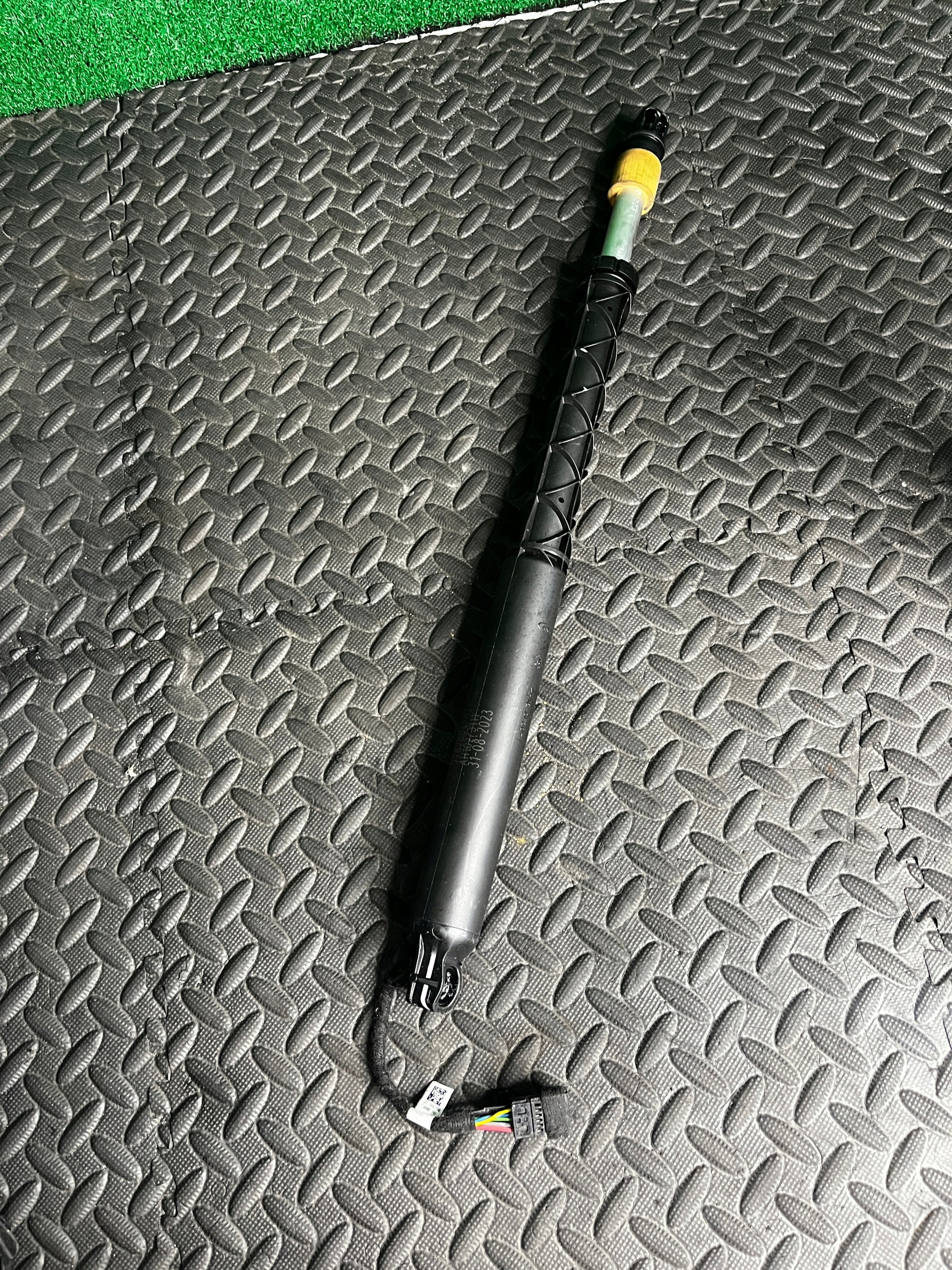 BMW X5 X7 G05 G07 Unterer Heckklappenantrieb OEM 9482804 image 2