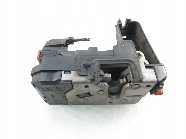 Vasen takalukko Opel Astra III H 13128115GA