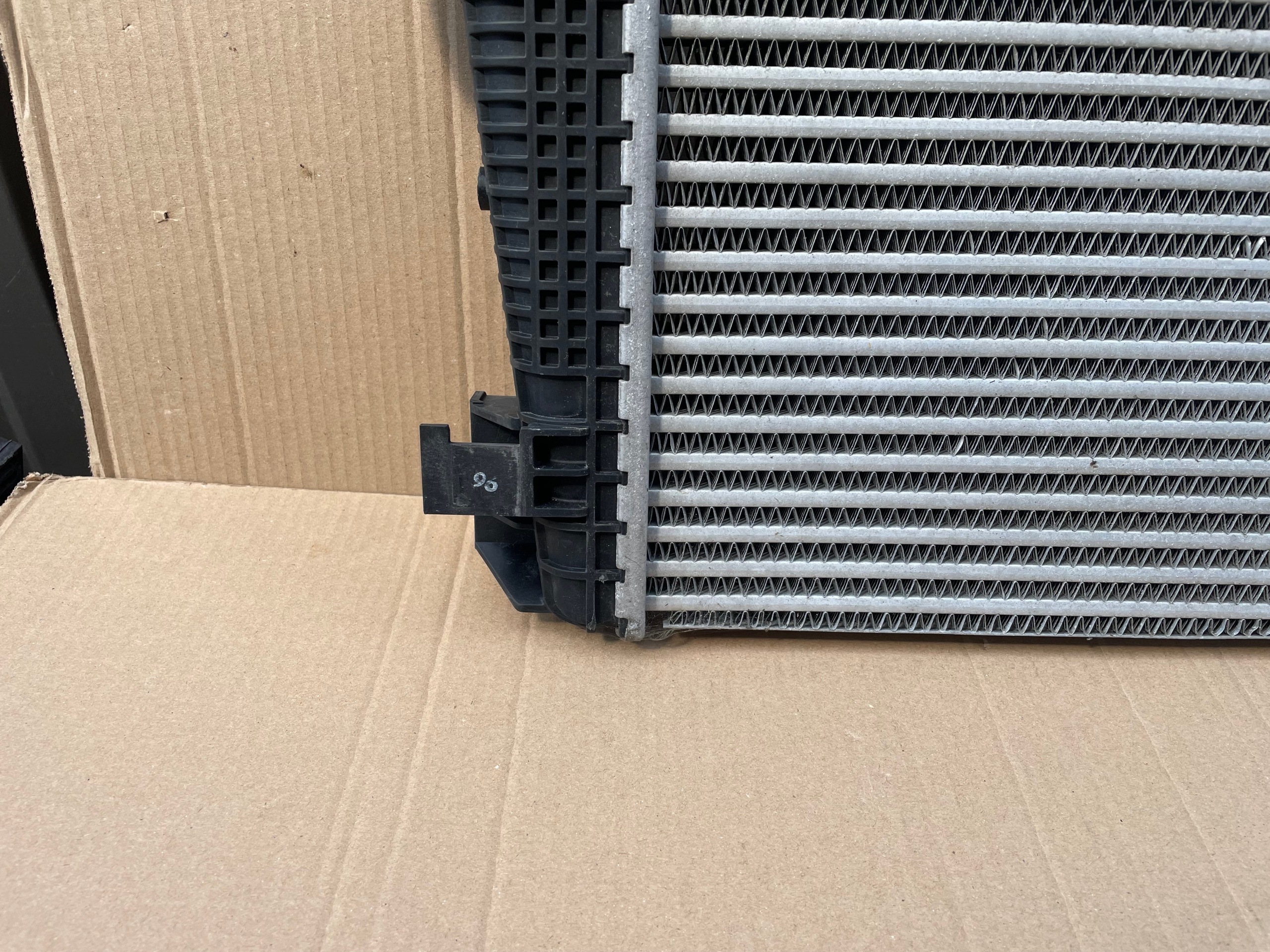 Radiateur Opel Astra J 2012 13267647 image 6