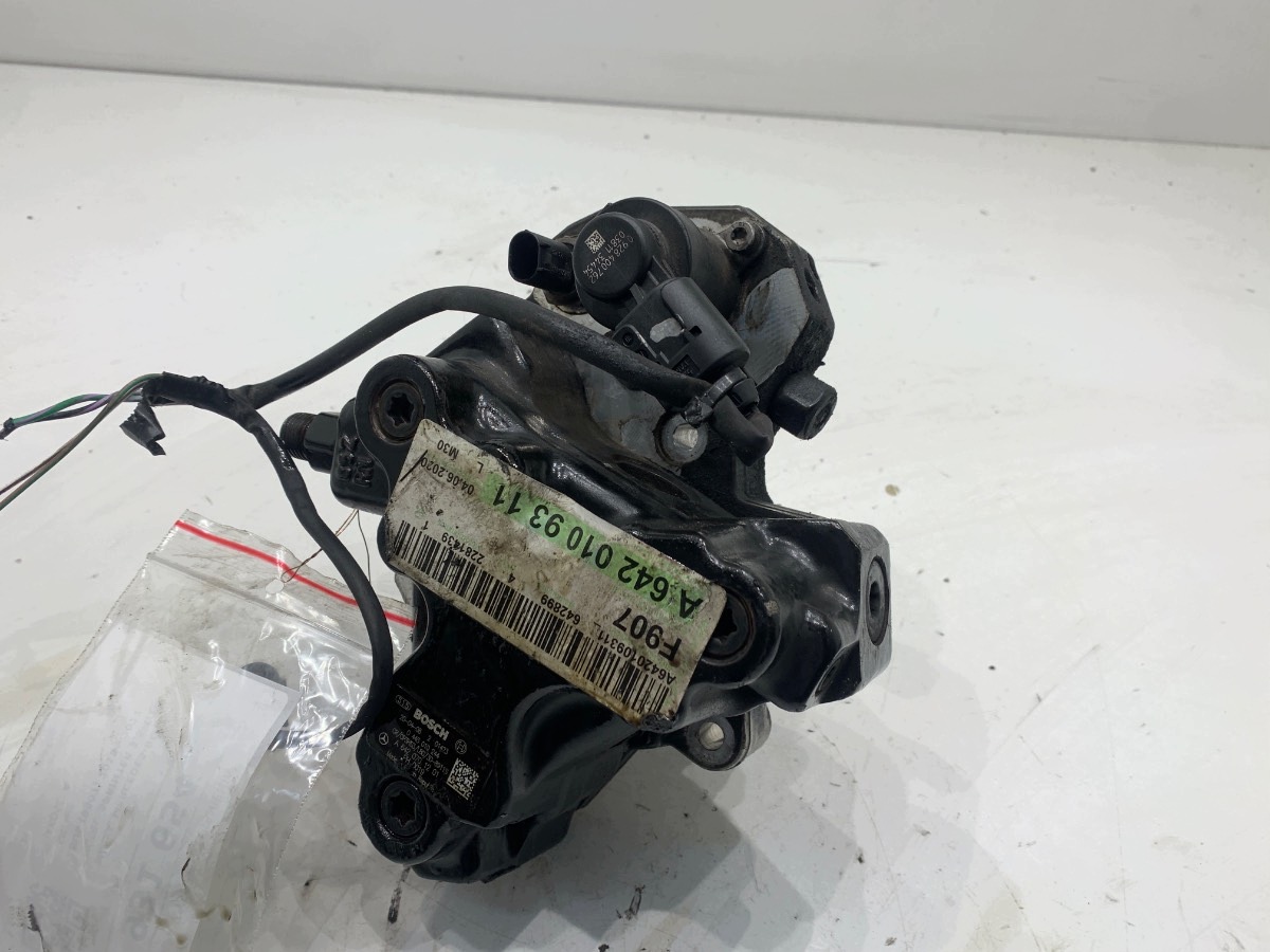 Pompe à carburant Mercedes E W212 2011 a6420701201 image 3