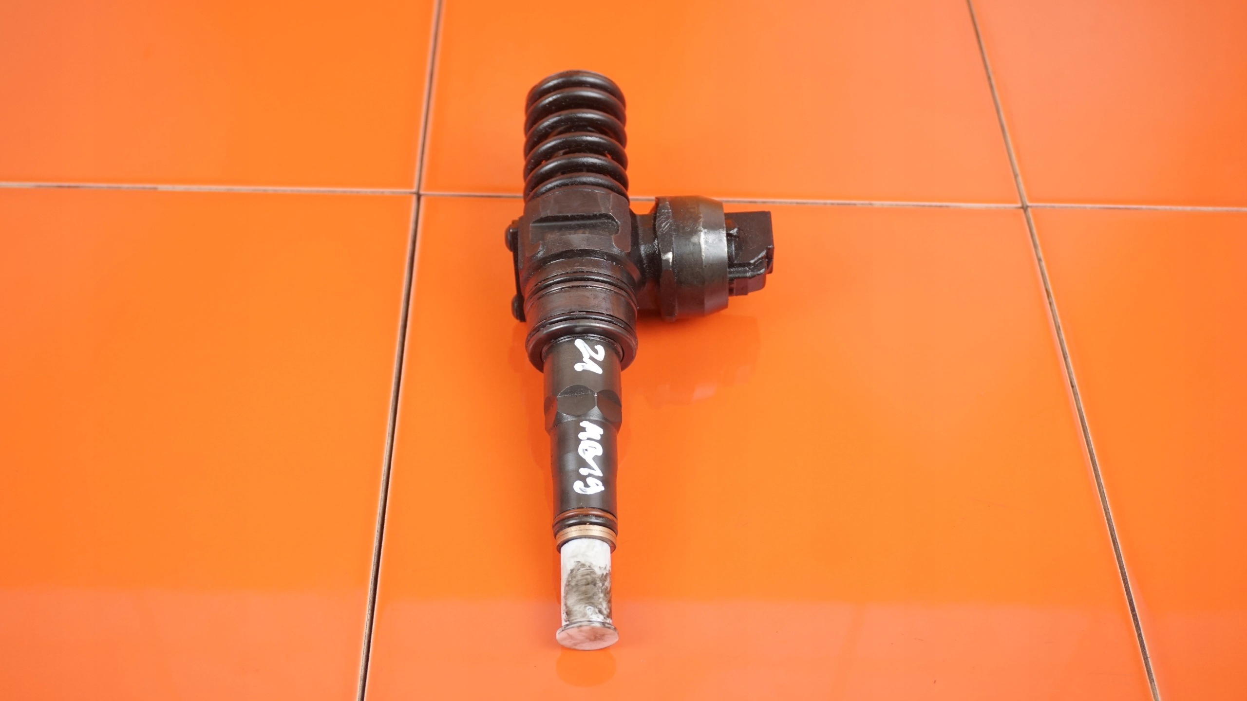 Suihkut VW AUDI 2.0 SDI 038130073AS