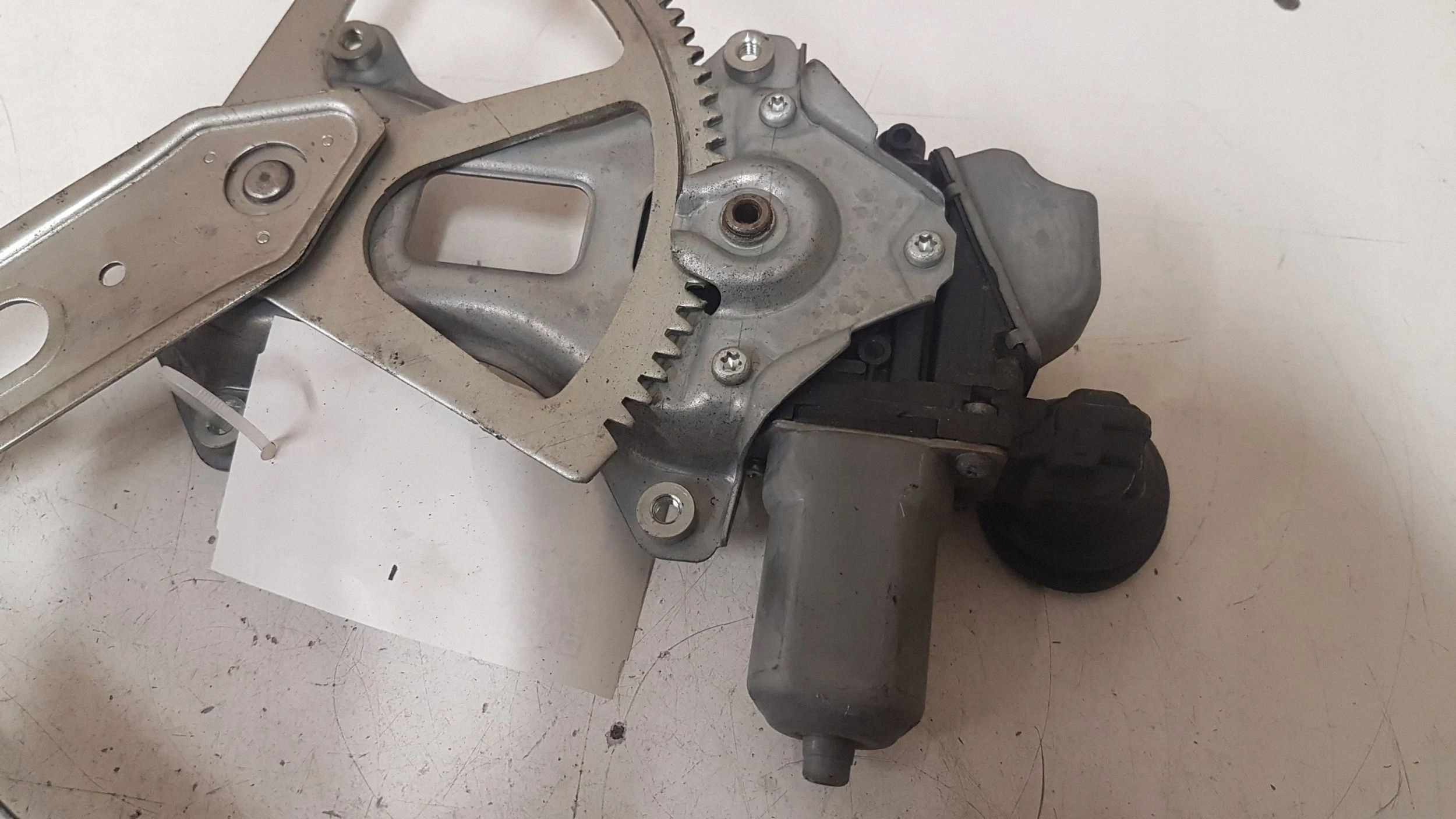 OEM 8572072020 Manuaali ikkunan nostin vasen taka