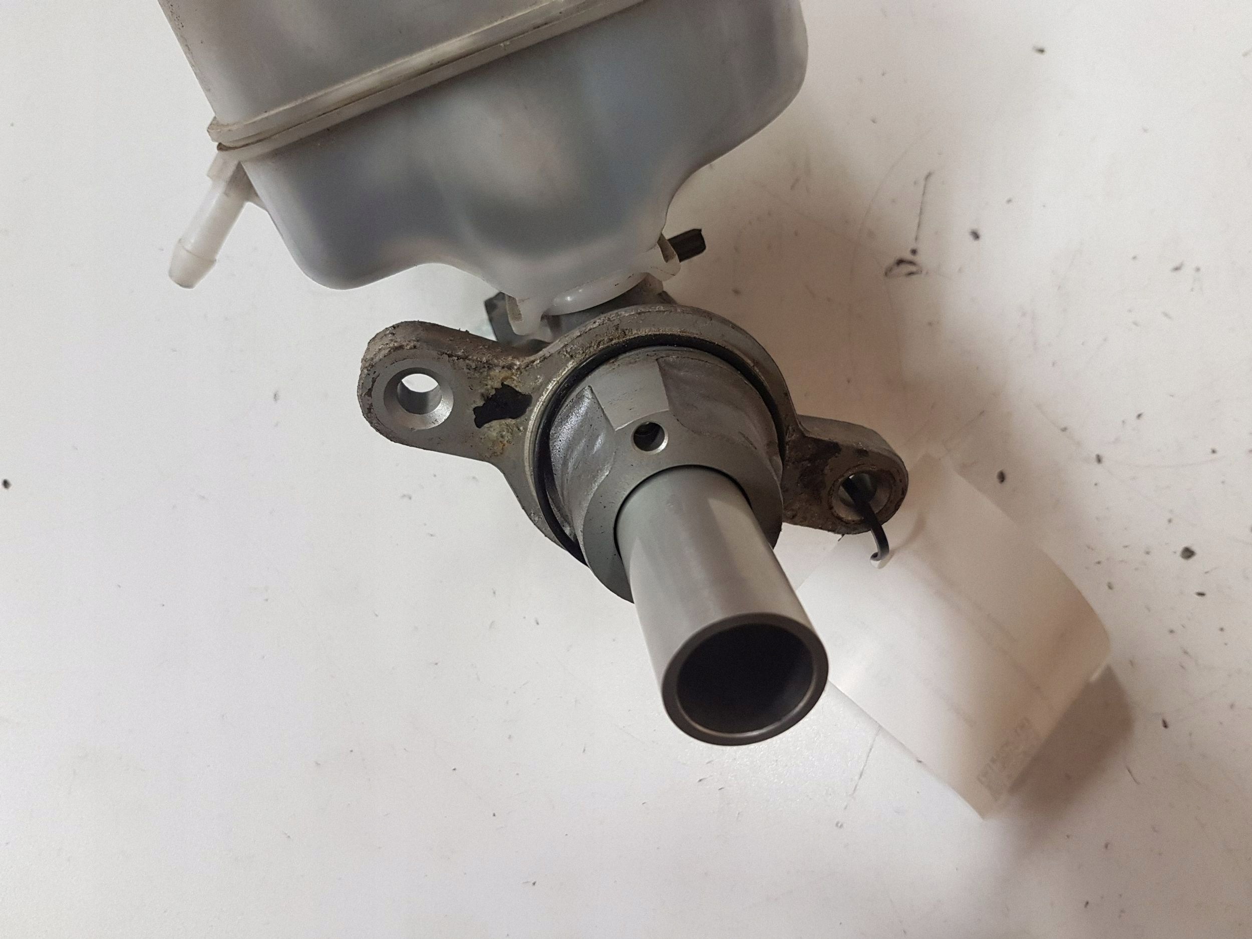Brake Master Cylinder OEM 0204051174 for Ford 2.2L Diesel image 4