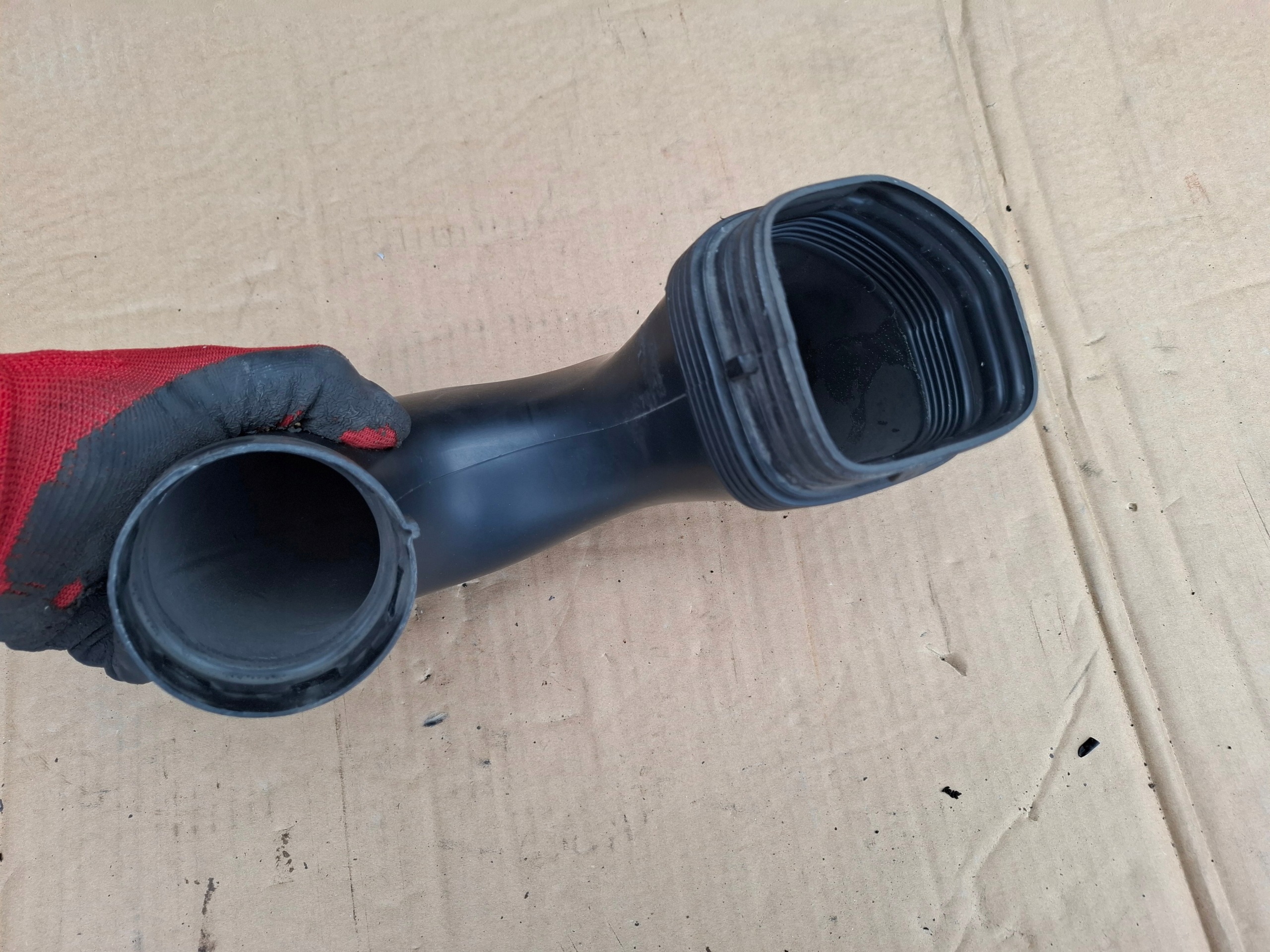 Ilmaottoletku Volkswagen Tiguan OE 5N0129618C