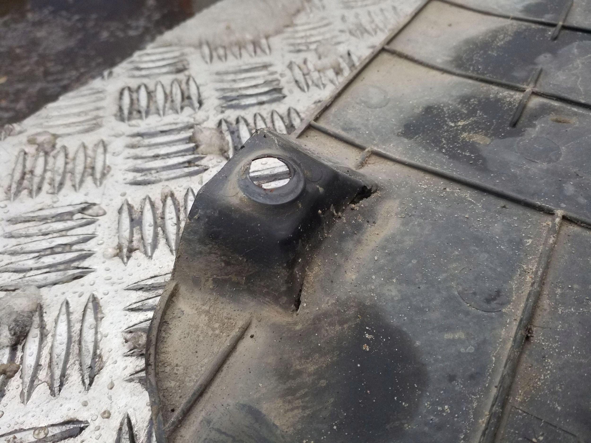 Toyota Avensis T27 Frontstoßstange 2009-2015 OEM image 4