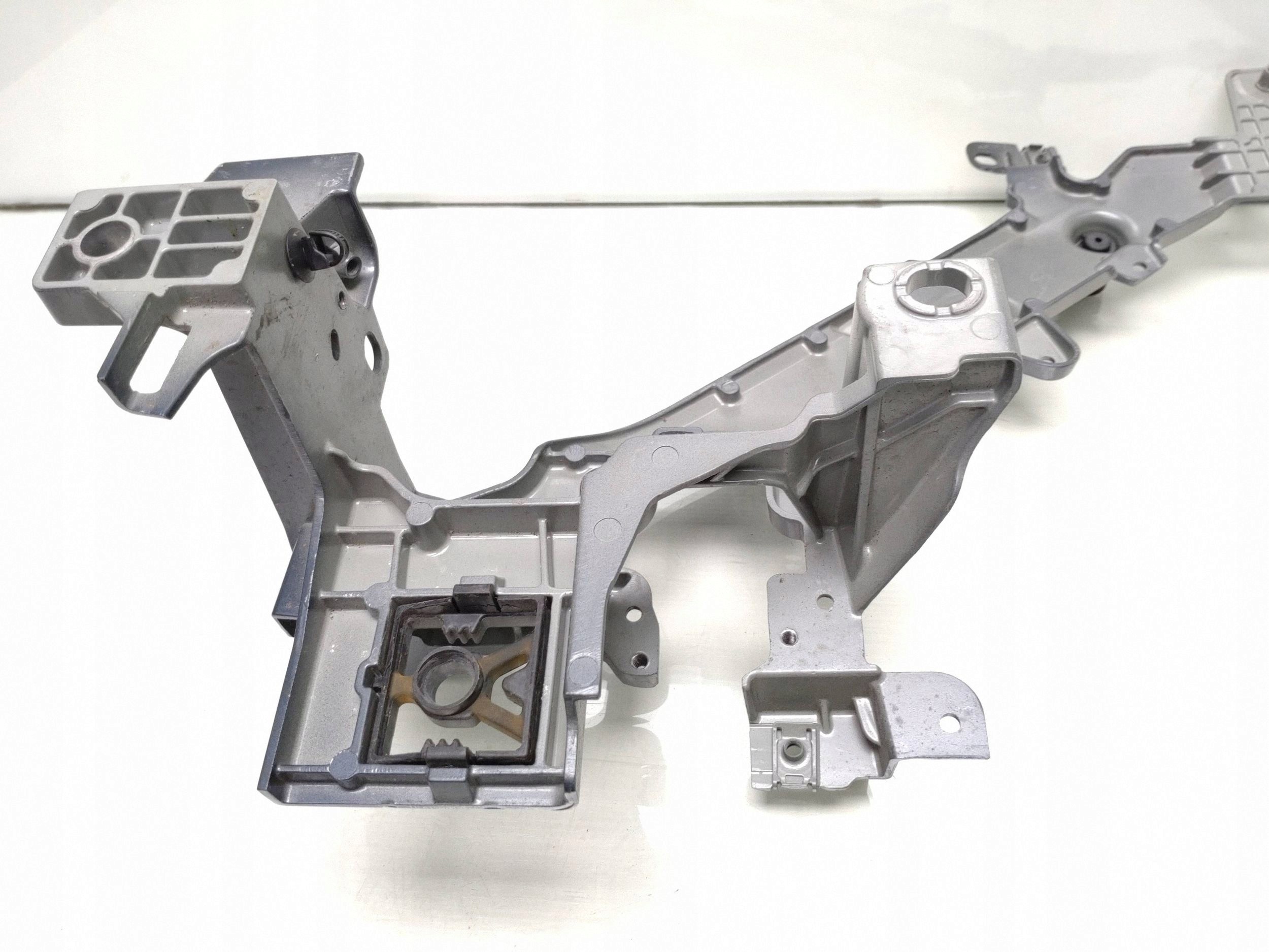Polestar 2 2024 Support d'aile avant gauche OEM 32396094 image 8