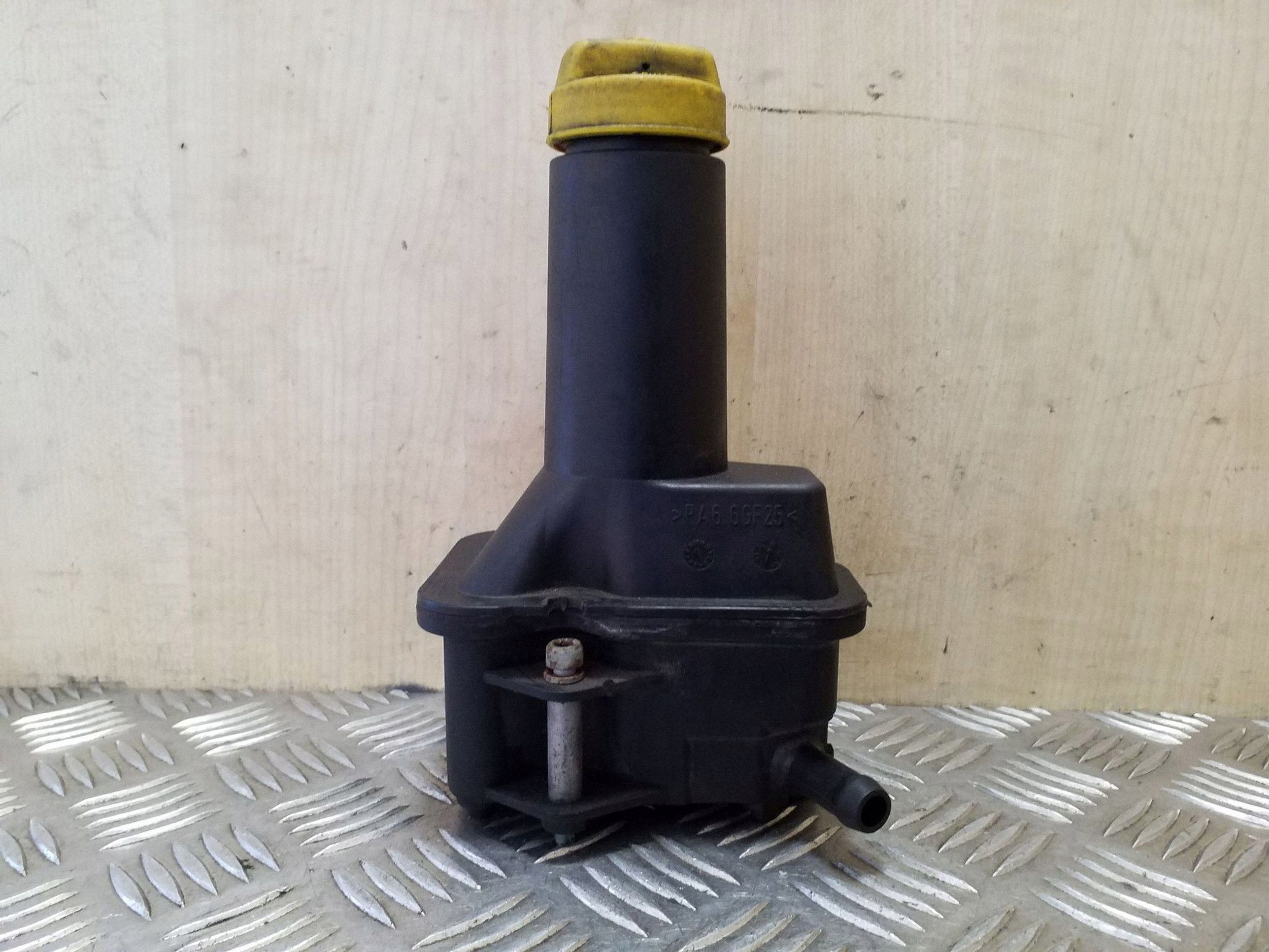 Réservoir direction assistée VW OEM 7M3422372 Occasion image 2