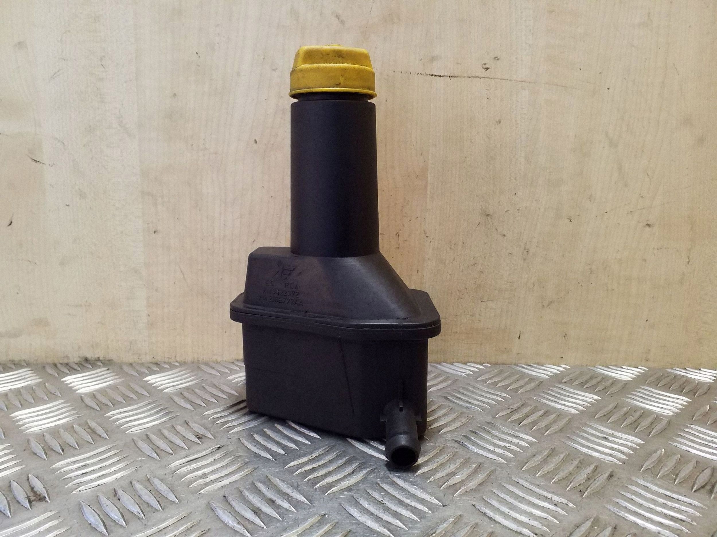 Réservoir direction assistée VW OEM 7M3422372 Occasion image 5