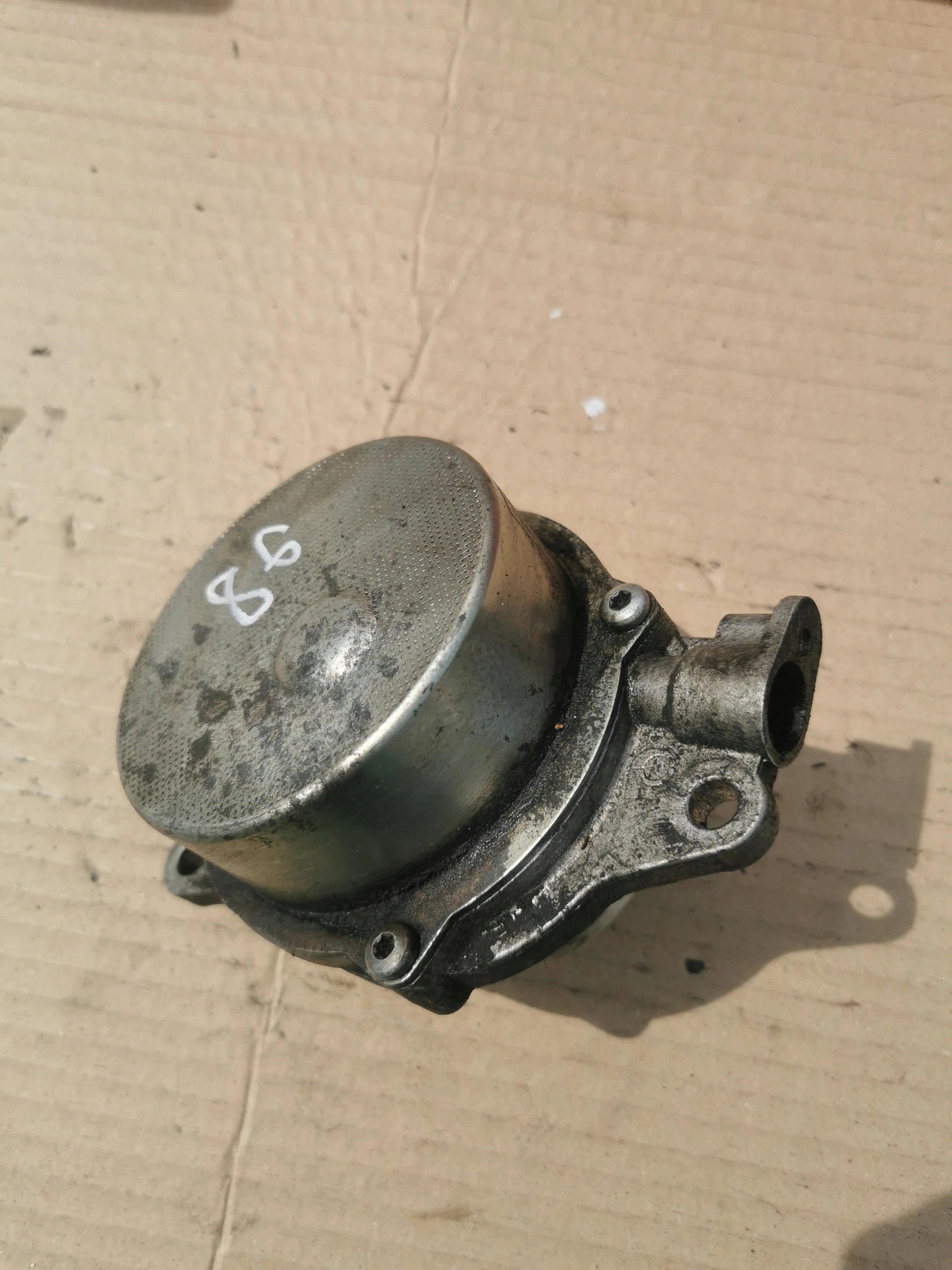 Imupumppu BMW 5 (E60) 3.0L Diesel 2008