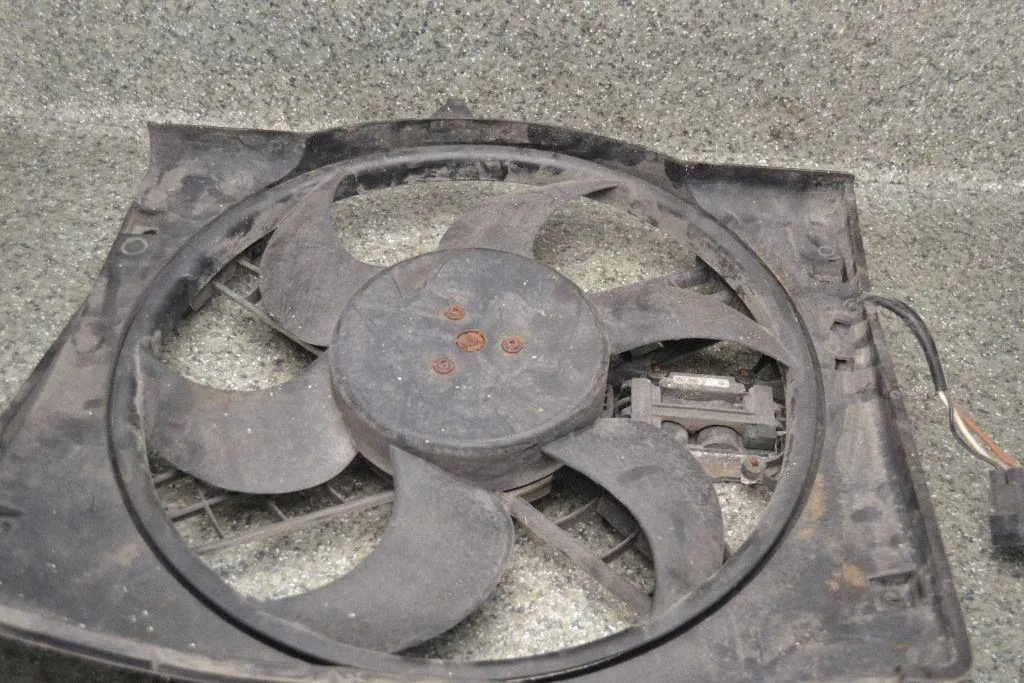 Ventilador de radiador BMW 3 Series 2001 image 4