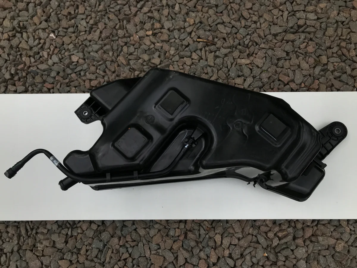 BMW X5 G05 AdBlue Tank gebraucht image 6