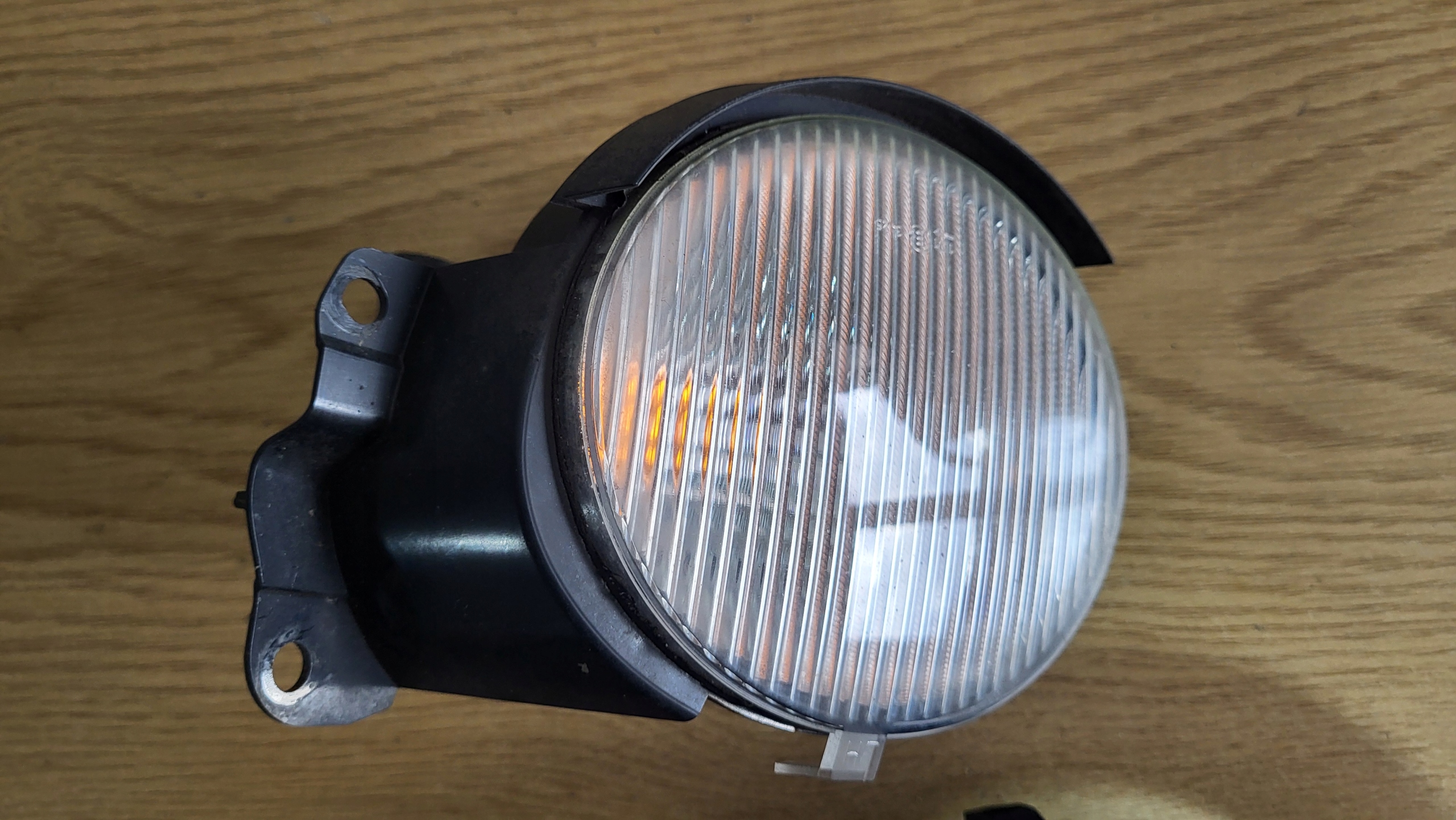 Opel Adam 13r vasen peruutusvalo takana OEM 13354586