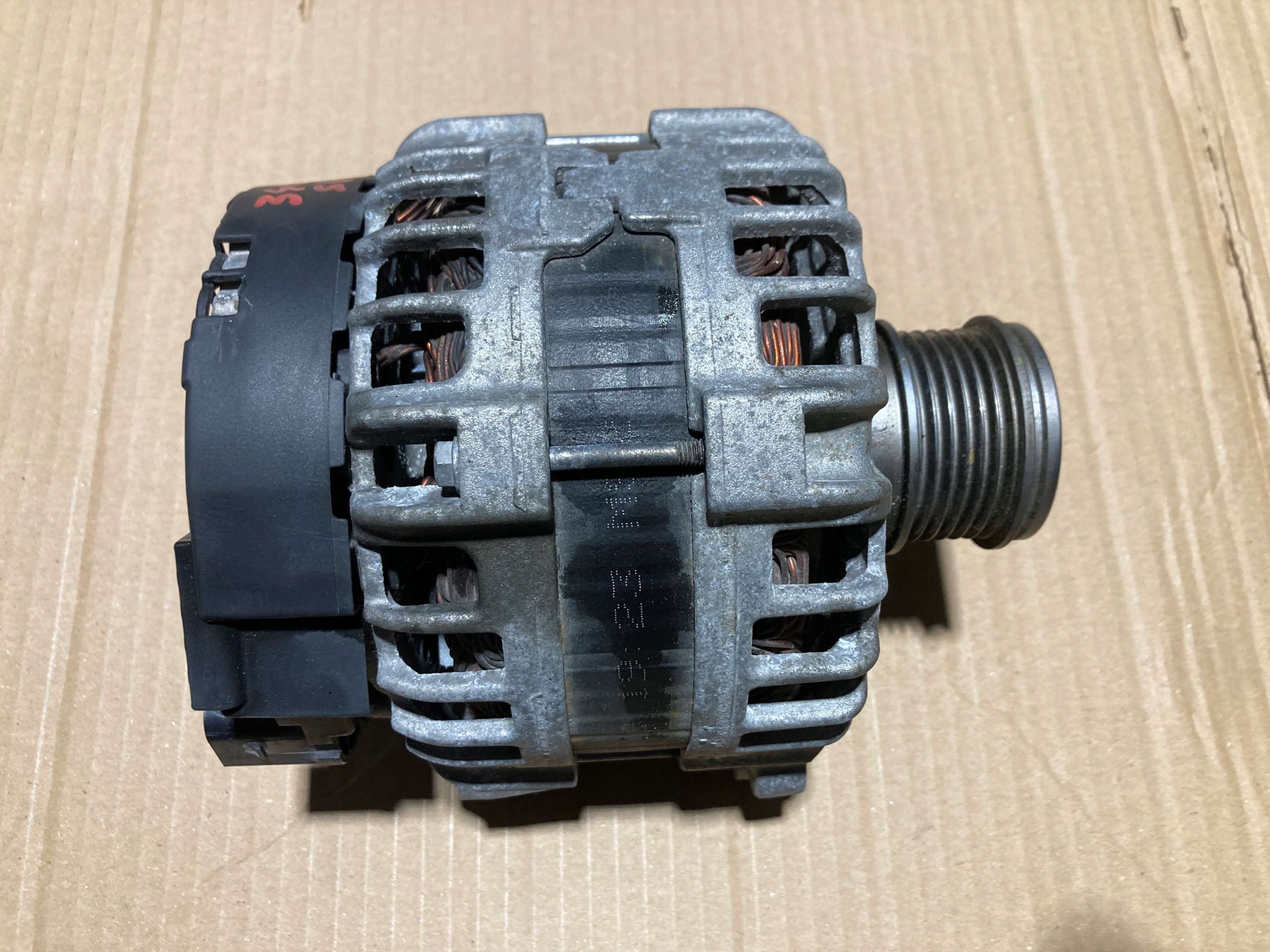 Dynamo VW Skoda Seat 180 A 04L903023J image 2