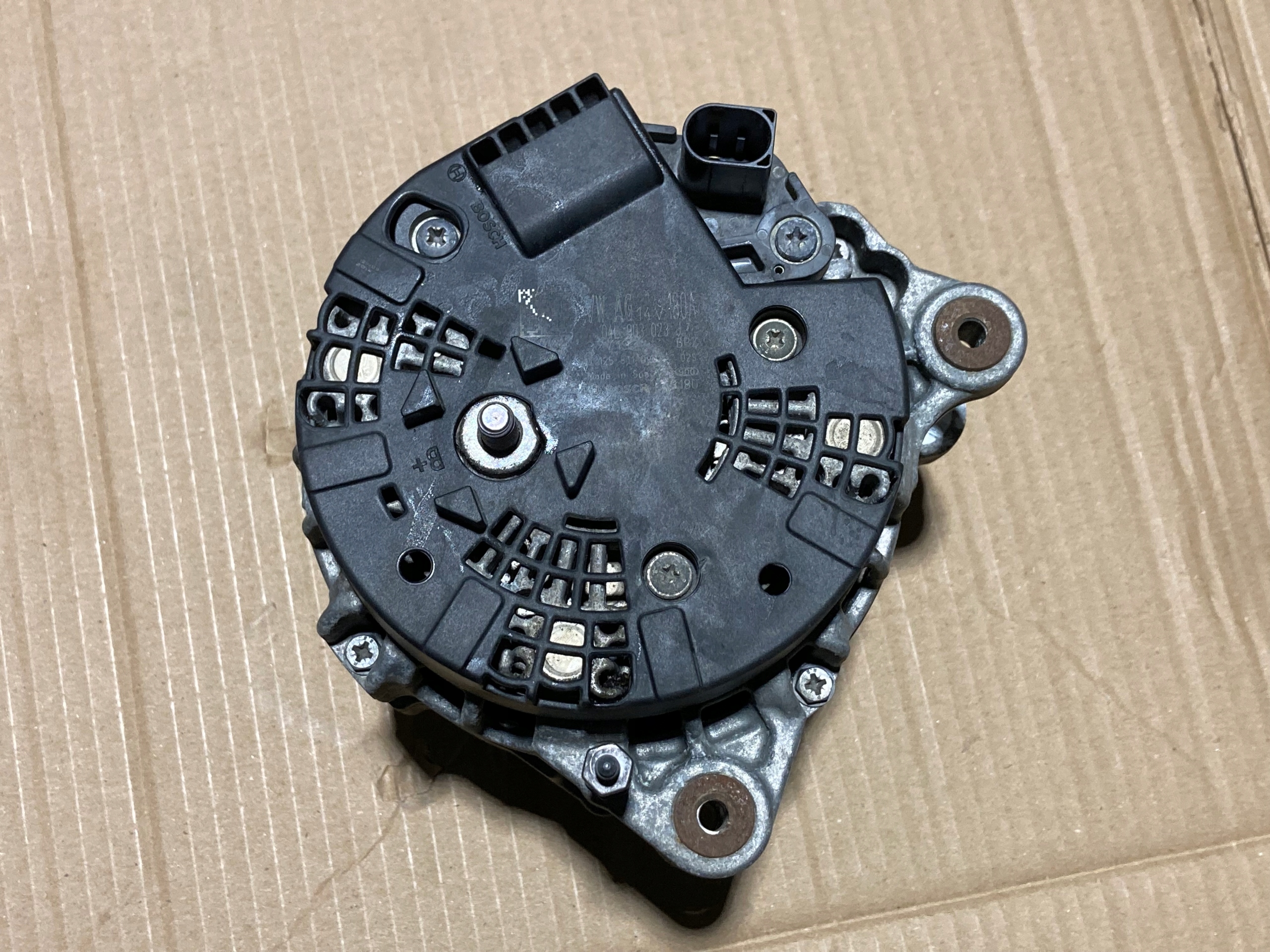 Dynamo VW Skoda Seat 180 A 04L903023J image 3