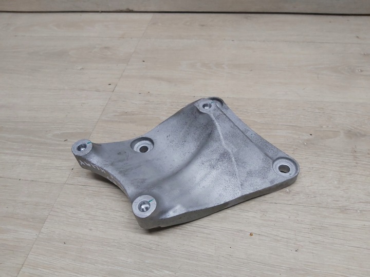 OMODA 5 E5 AC compressor mounting bracket 301002106AA