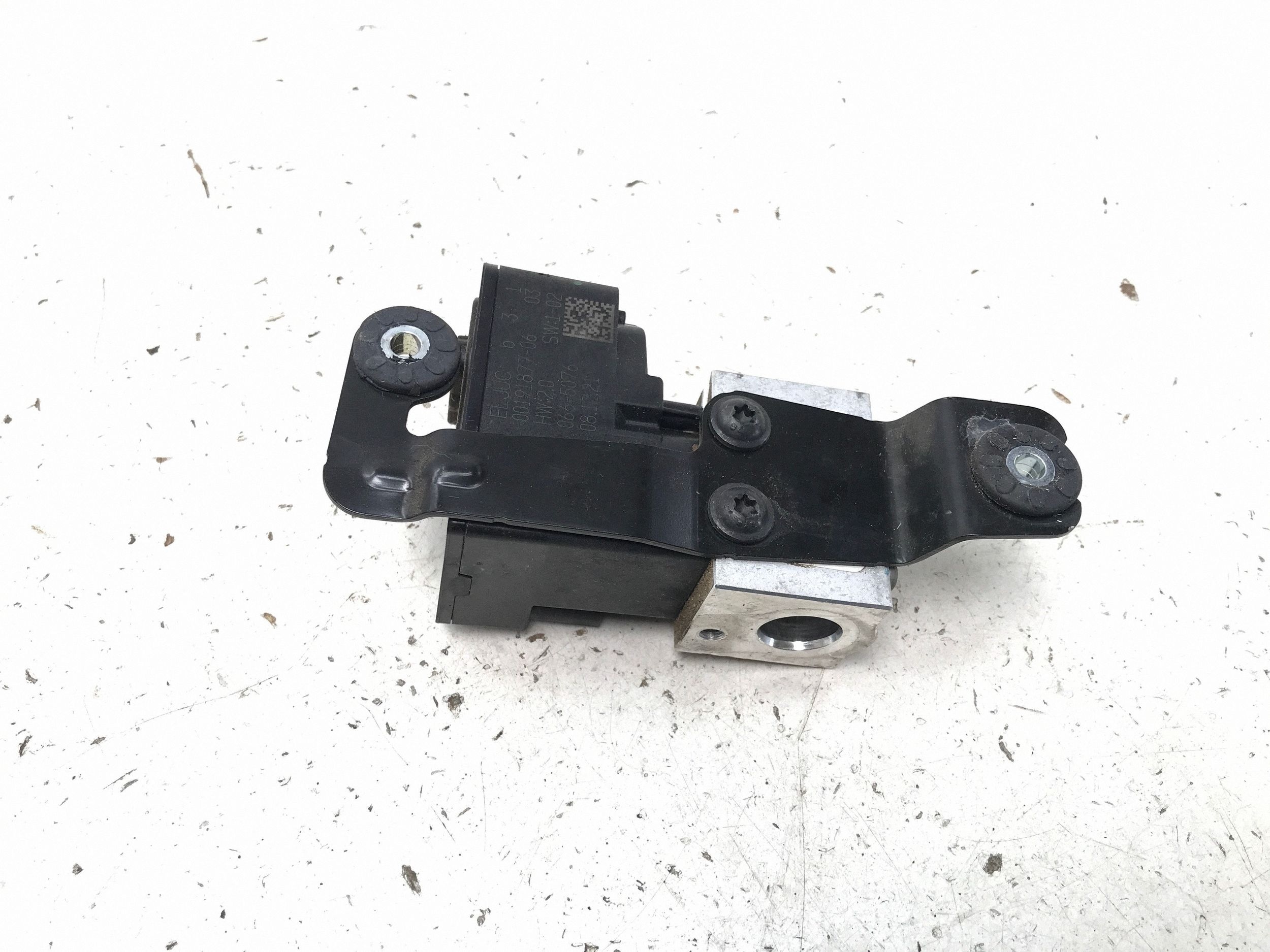 Audi e-tron 2021 A/C laajennusventtiili OEM 4M0816682E