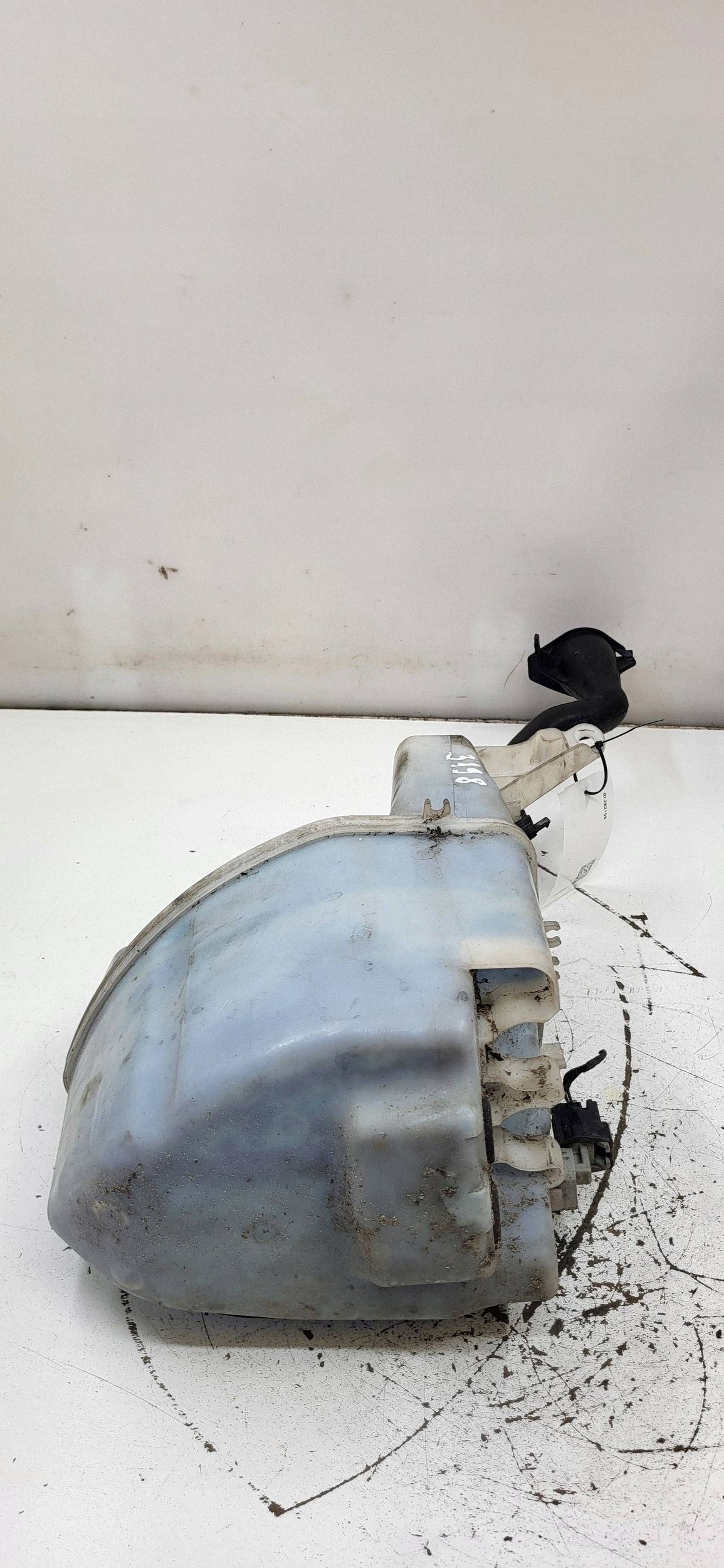 Volvo S60 2017 Scheibenwaschbehälter OEM 31416283 image 3