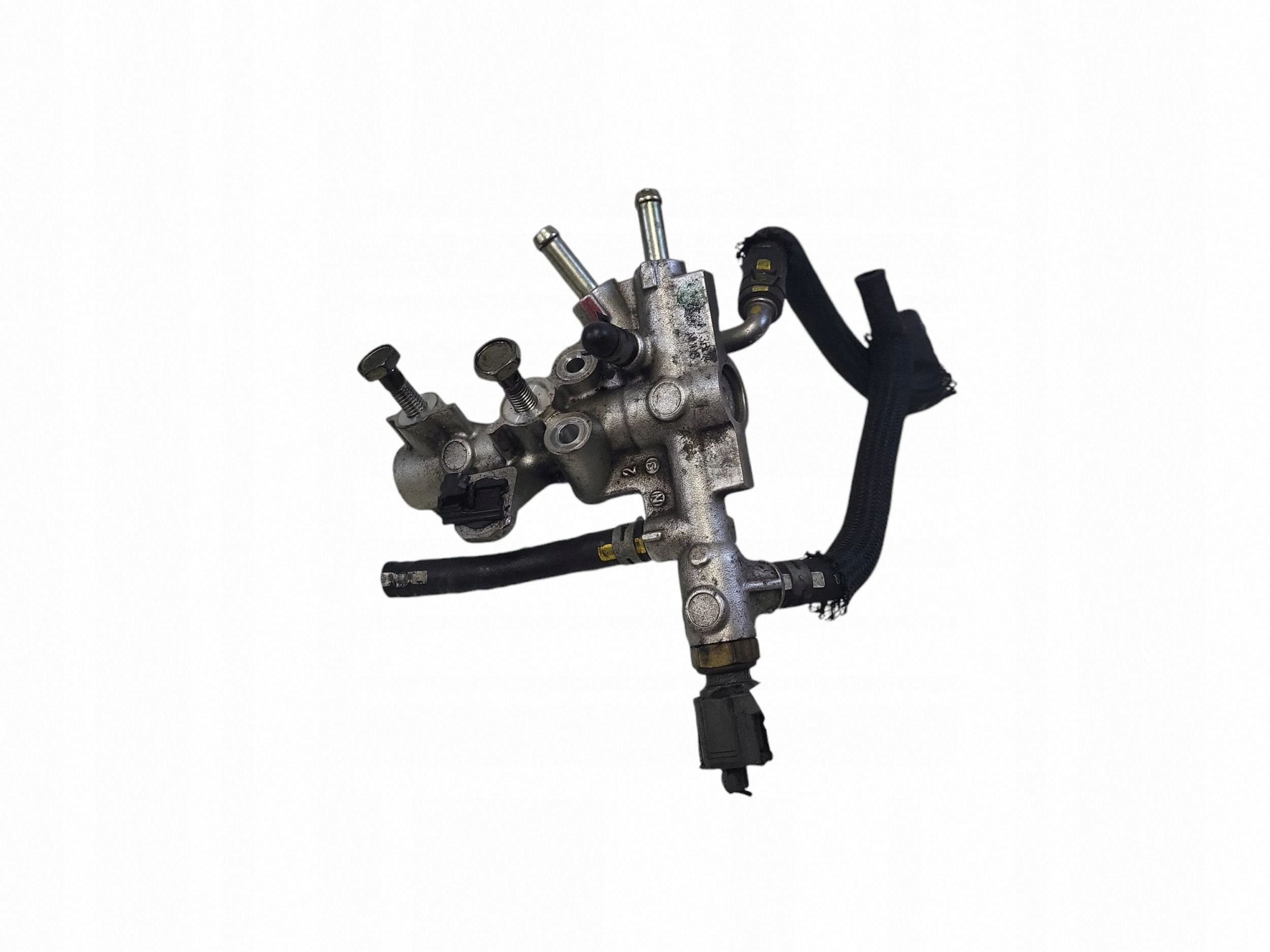 Käytetty Mazda polttoainejakaja OEM JUT171477