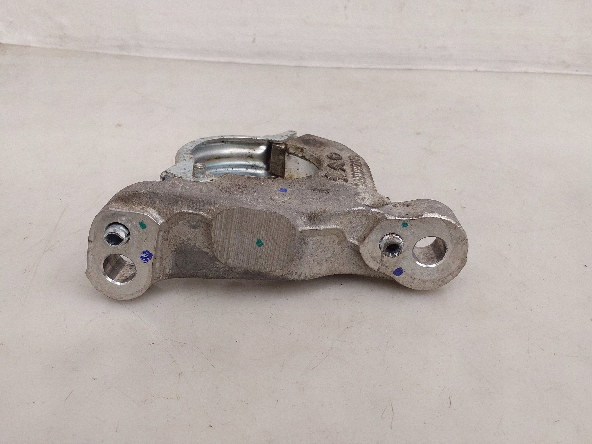 Toyota ProAce City Lagerfäste OEM 9830392180 image 4